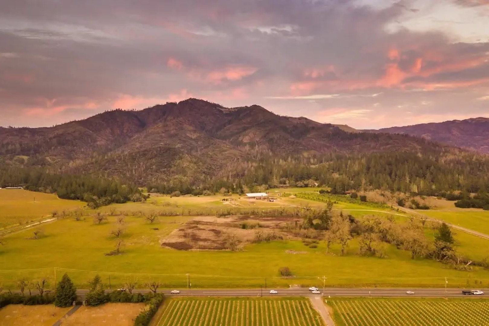 Wellington by Avantstay Secluded Wine Country Estate w/ Gorgeous Mtn Views