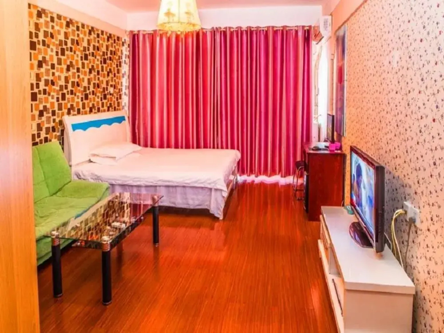 Crystal Love Serviced Apartment