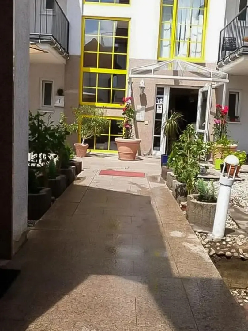 Airport Hotel 10 min to the Airport