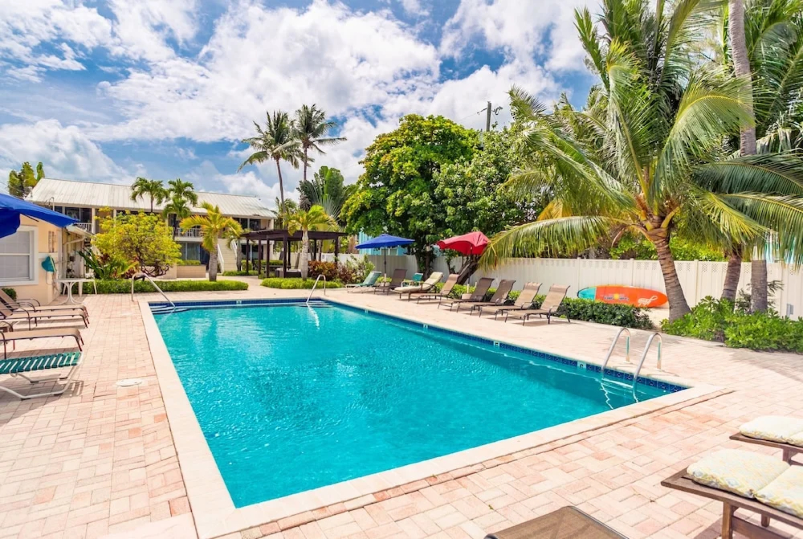 Island Pines by Cayman Villas