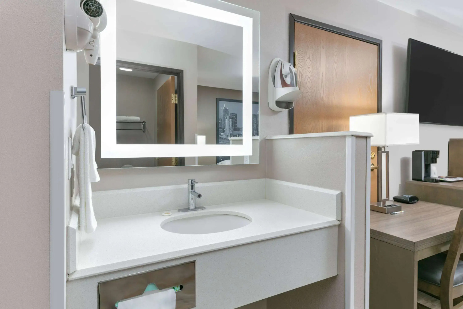 Super 8 by Wyndham Waxahachie TX