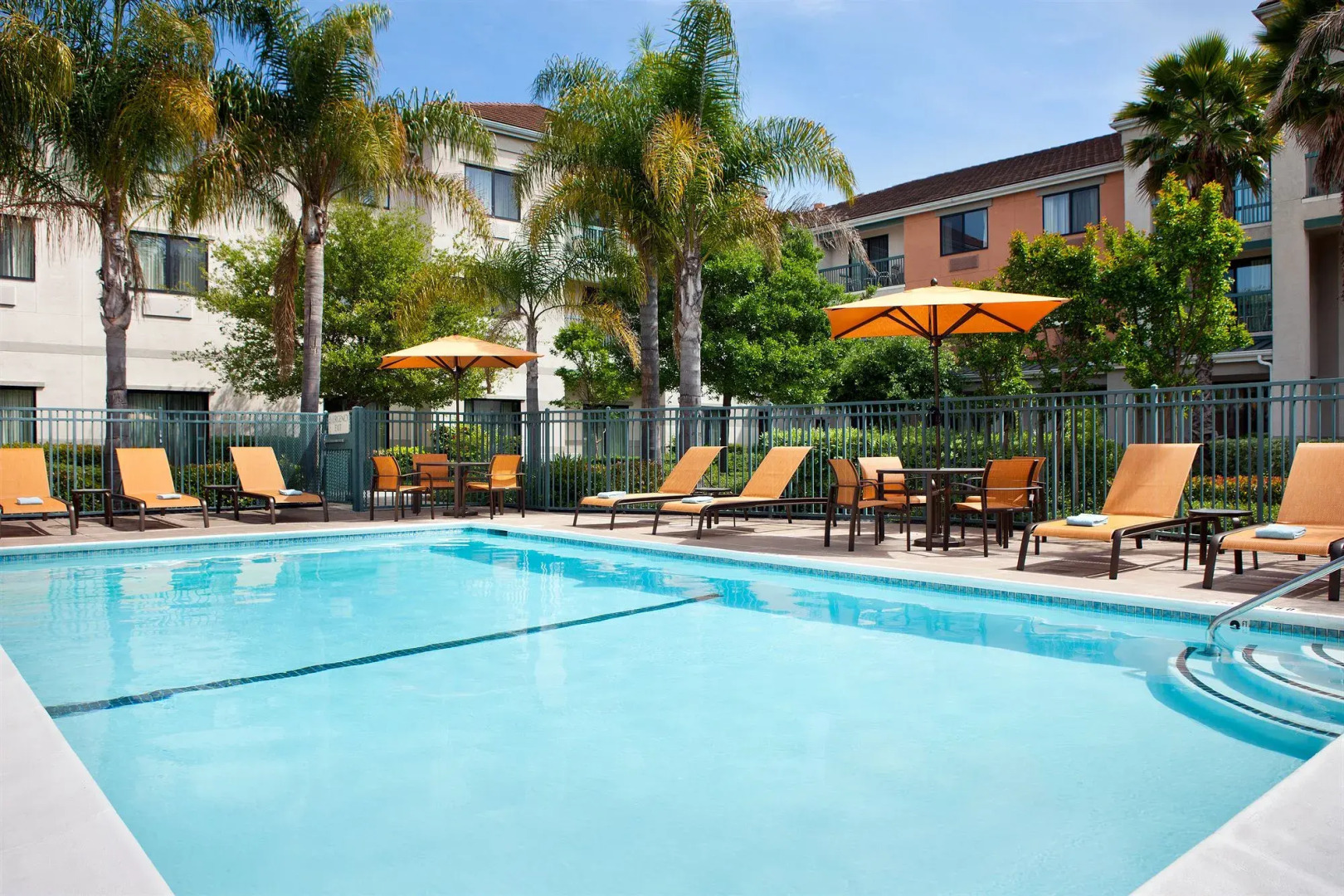 Courtyard by Marriott Oakland Airport