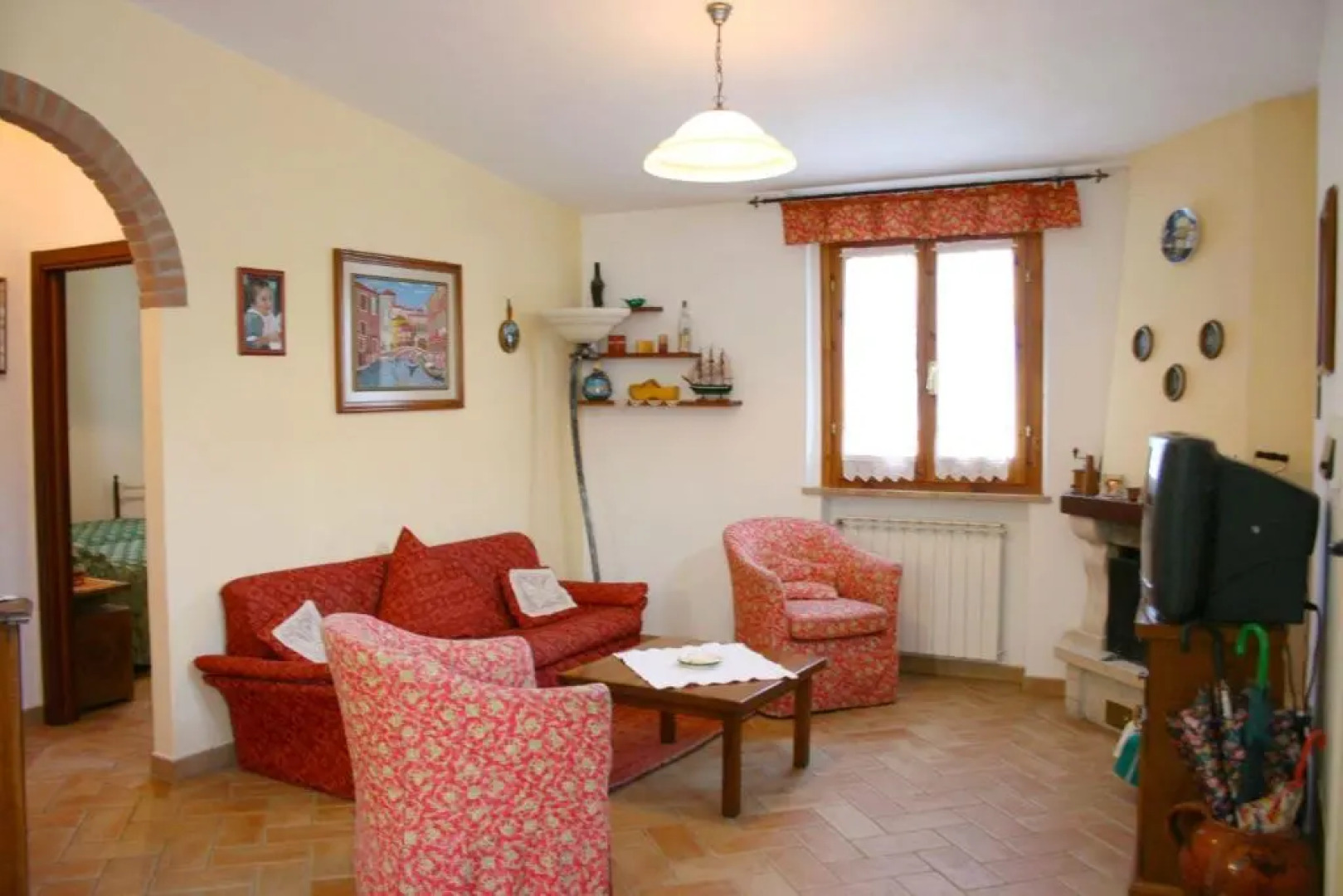 Wonderful Private Villa With Private Pool, TV, Pets Allowed and Parking, Close to Montepulciano