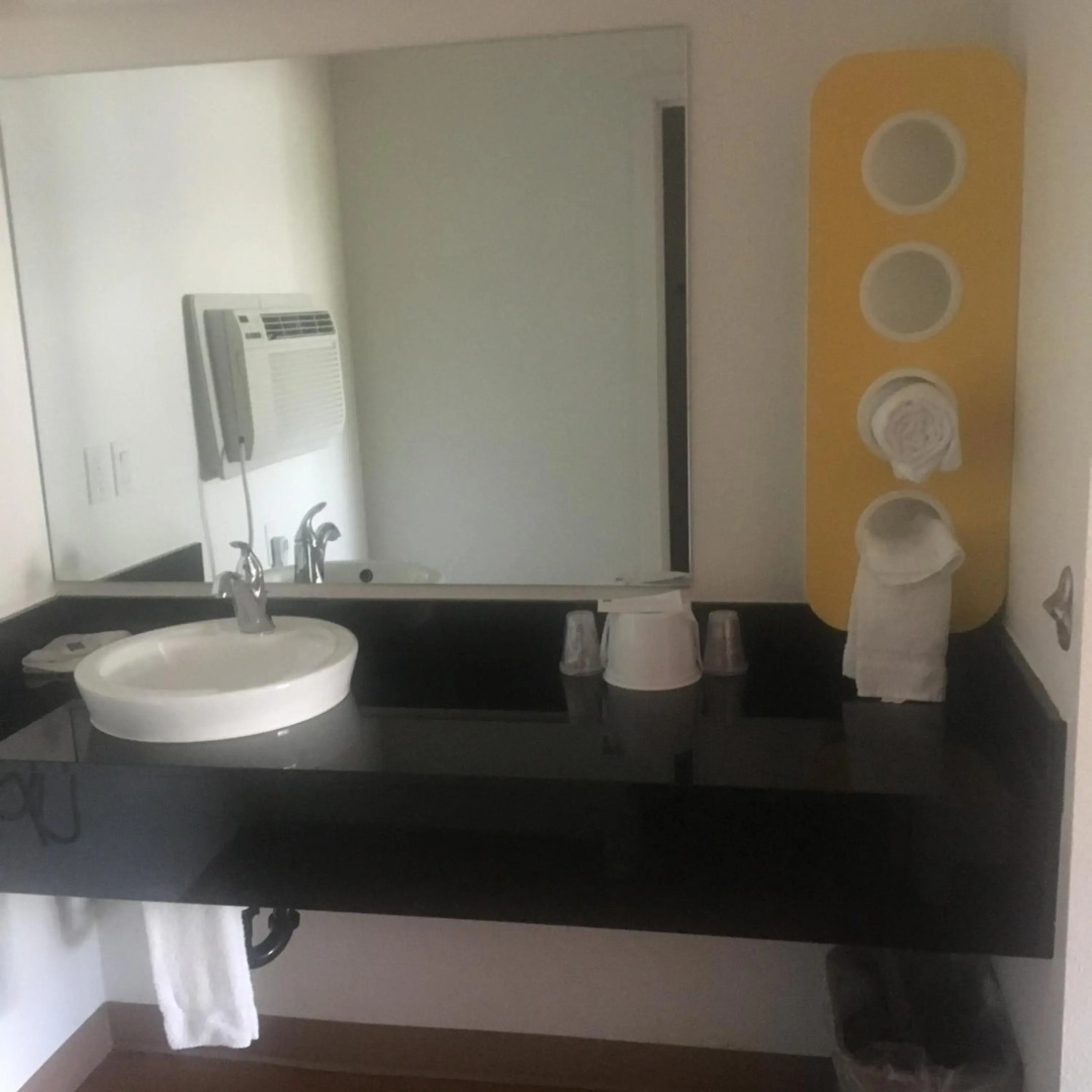 Motel 6 Bremerton, WA