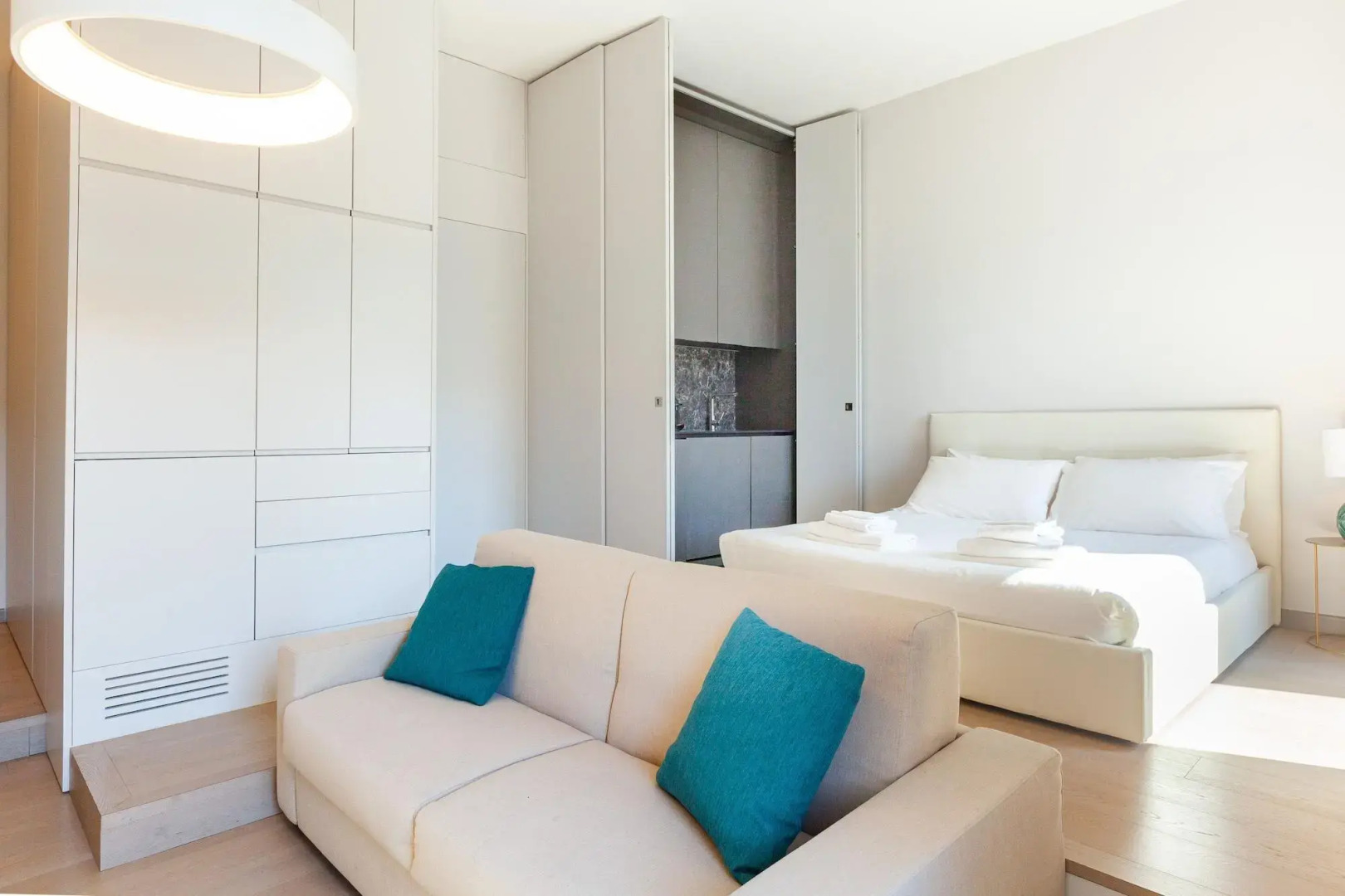 easyhomes - Duomo Suites & Apartments