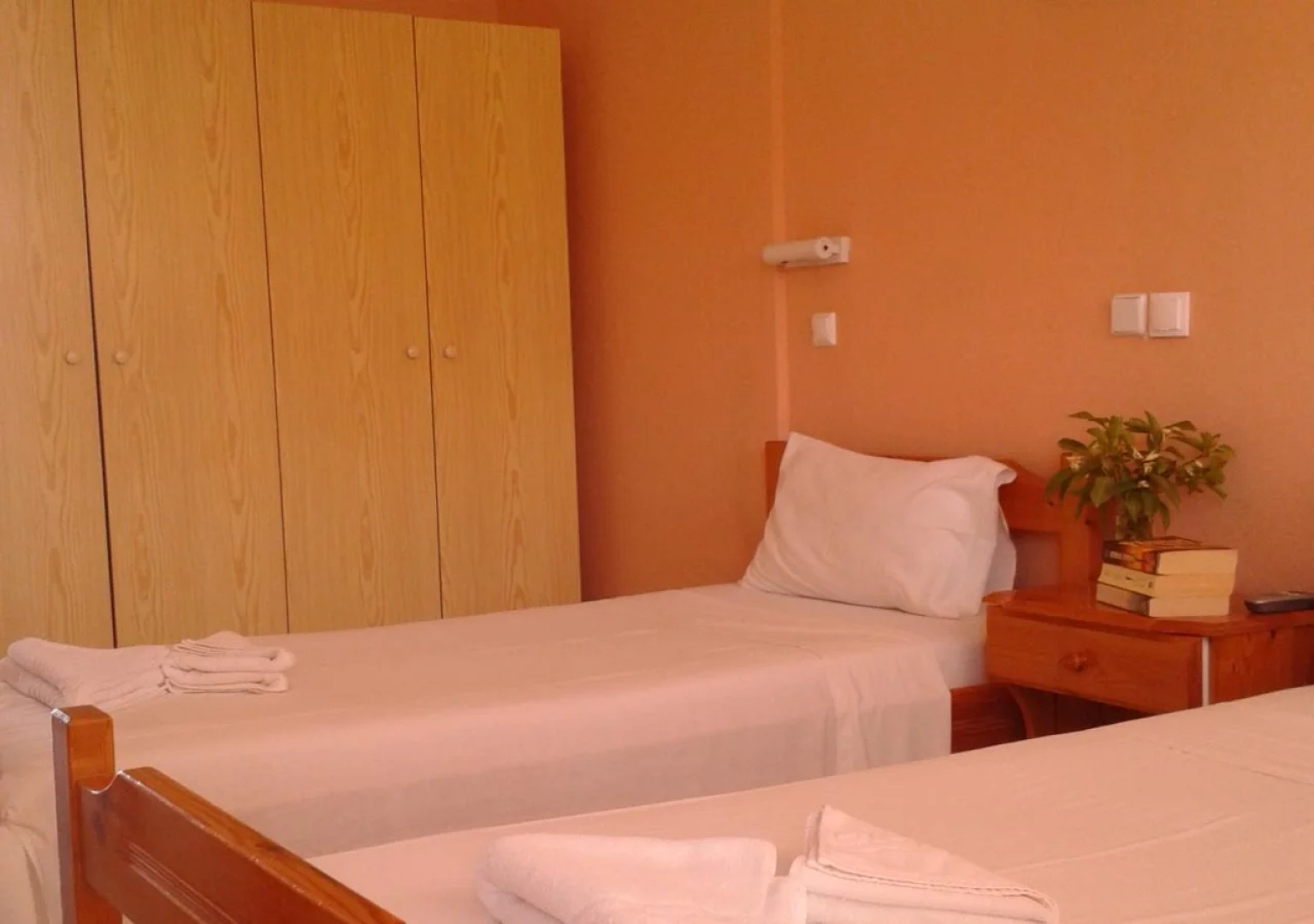 Effie's Dreams Holiday Studios