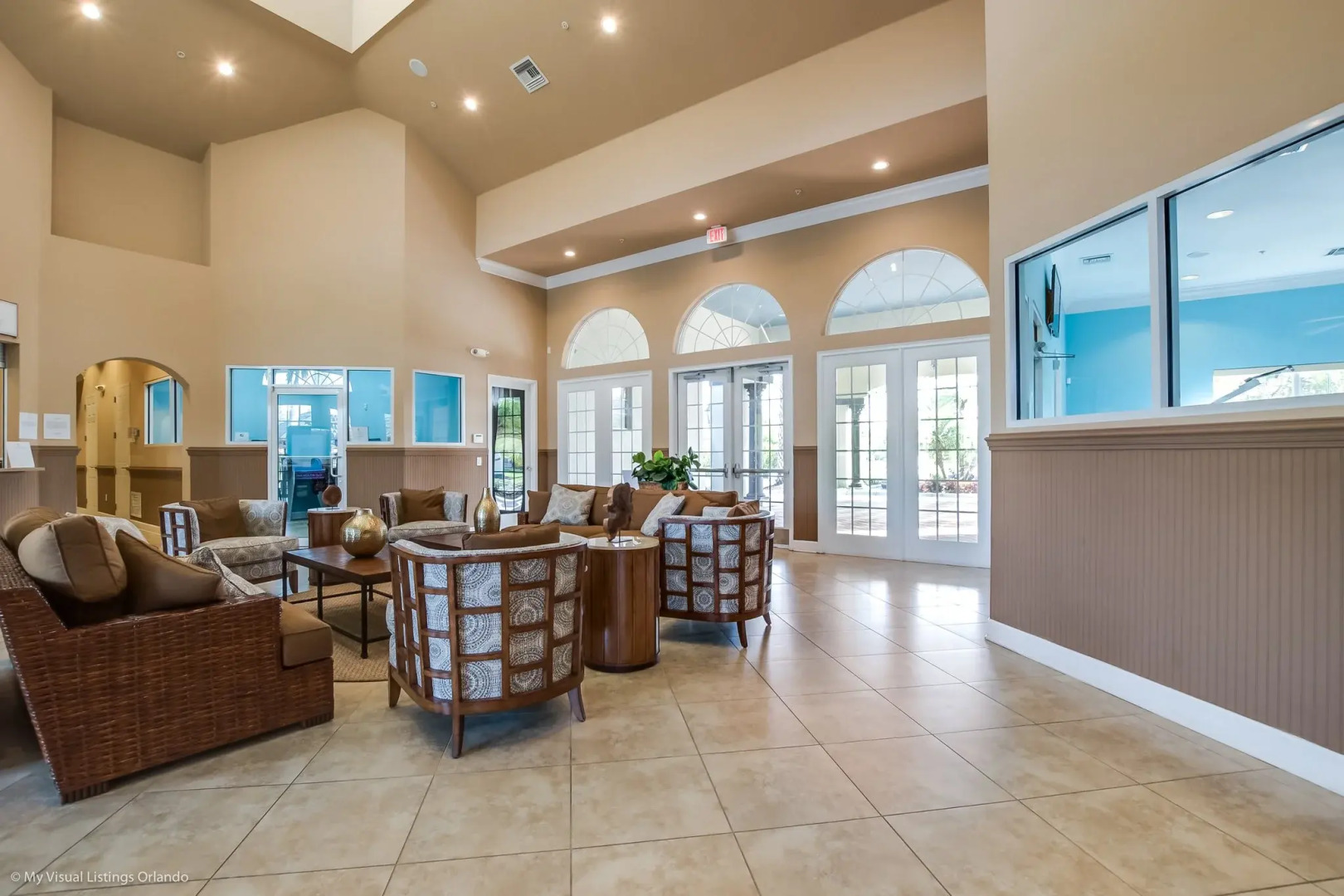 4 bed town home with full size pool Close to Disne