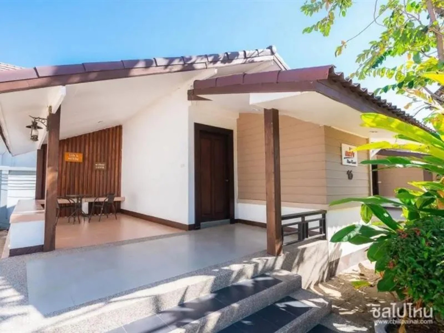 The Laekhong River Resort