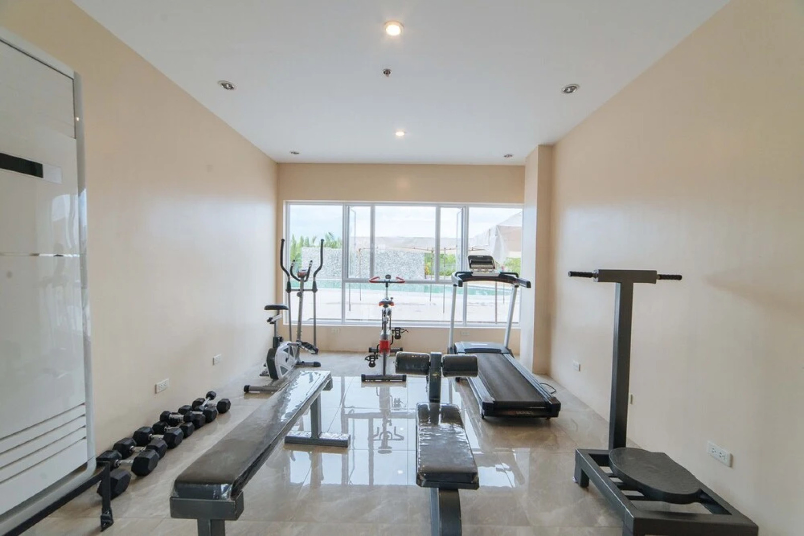 RedDoorz Premium near Health Centrum Banica