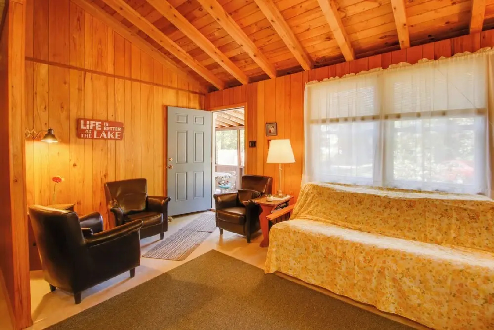 'the Birches' Raymond Getaway w/ Beach & Boat Dock