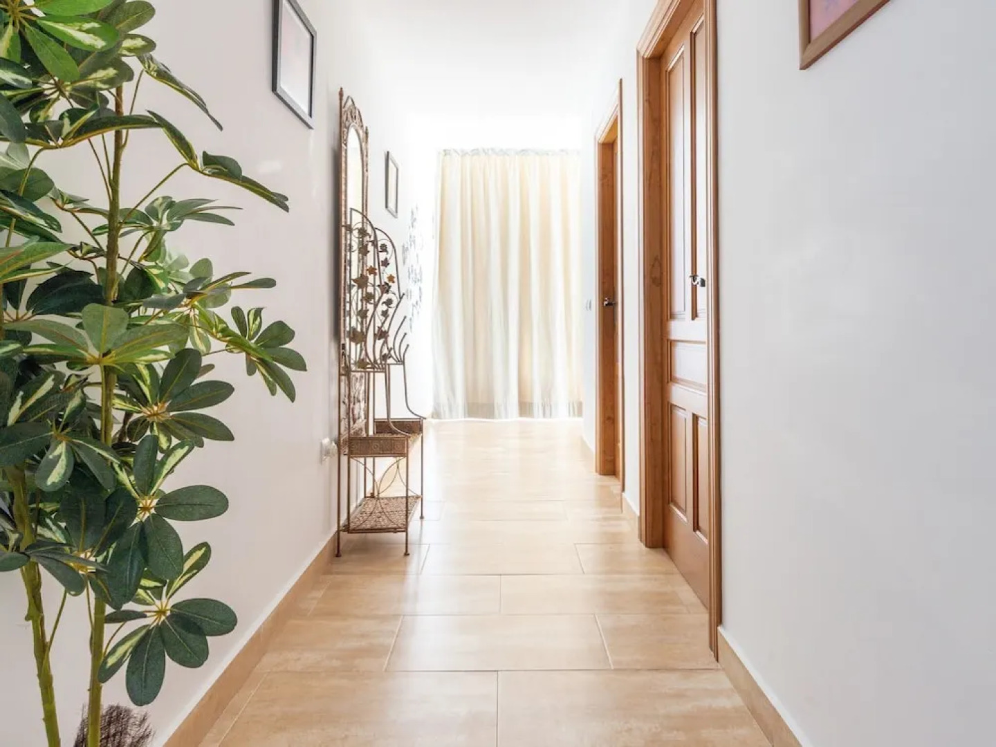 Elegant Apartment in Totalán with Hot Tub