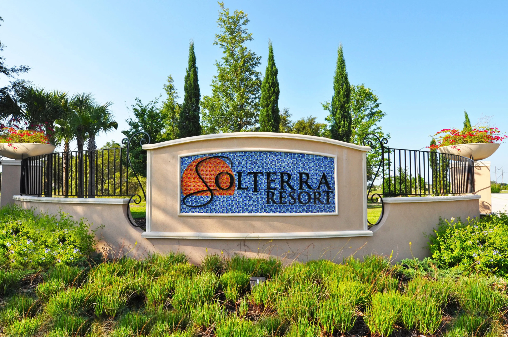 Huge10Bd Spa Gm Pool Solterra-5252OA, Davenport, US