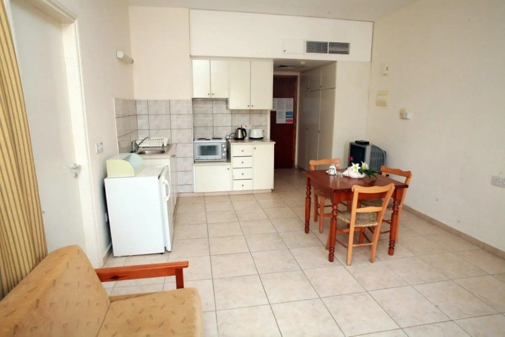 New York Plaza Hotel Apartments