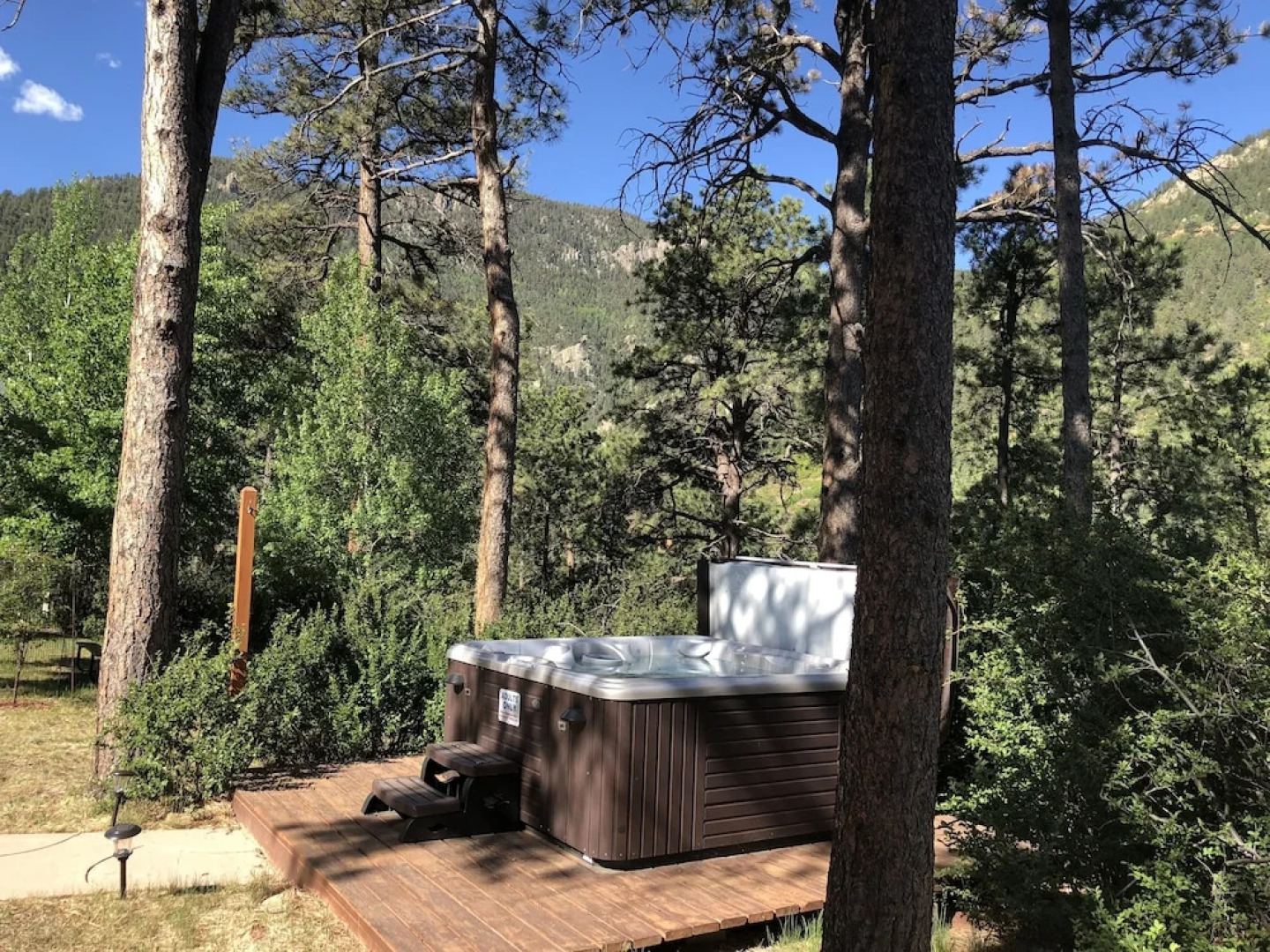 Rocky Mountain Lodge