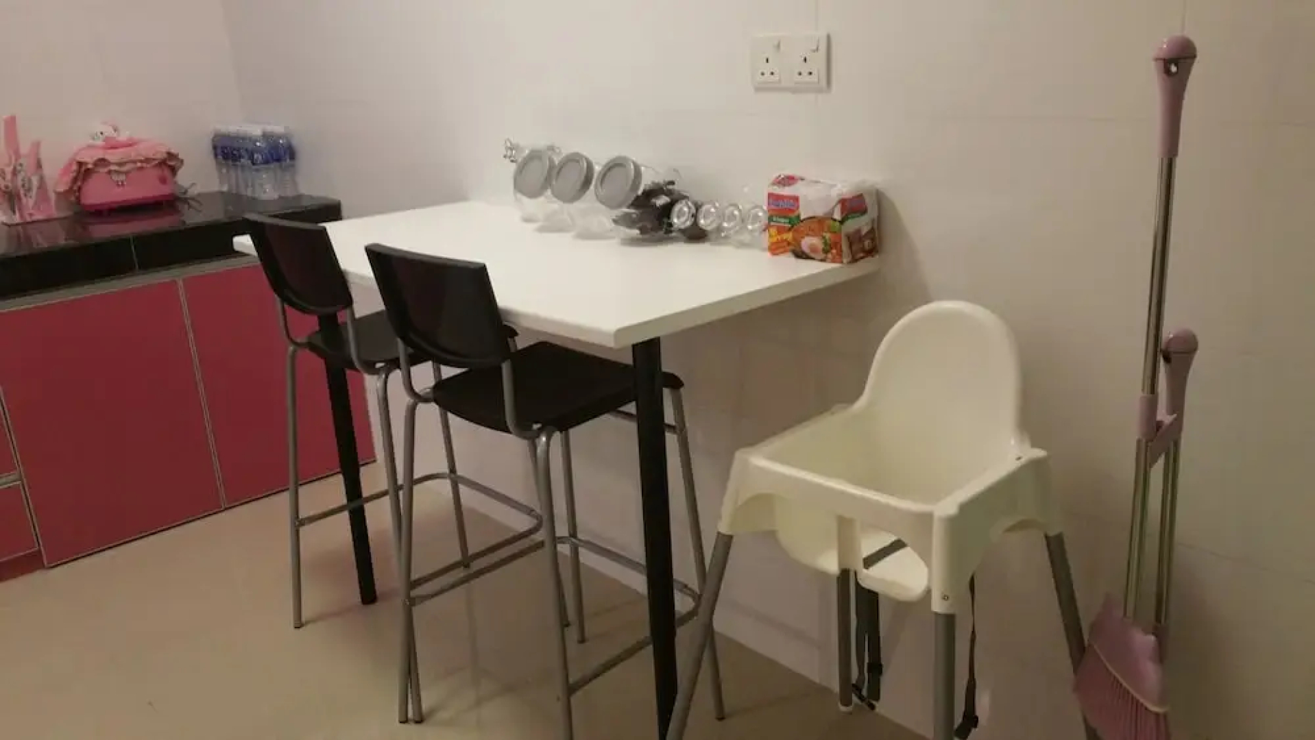 Hello Kitty Signature Suite