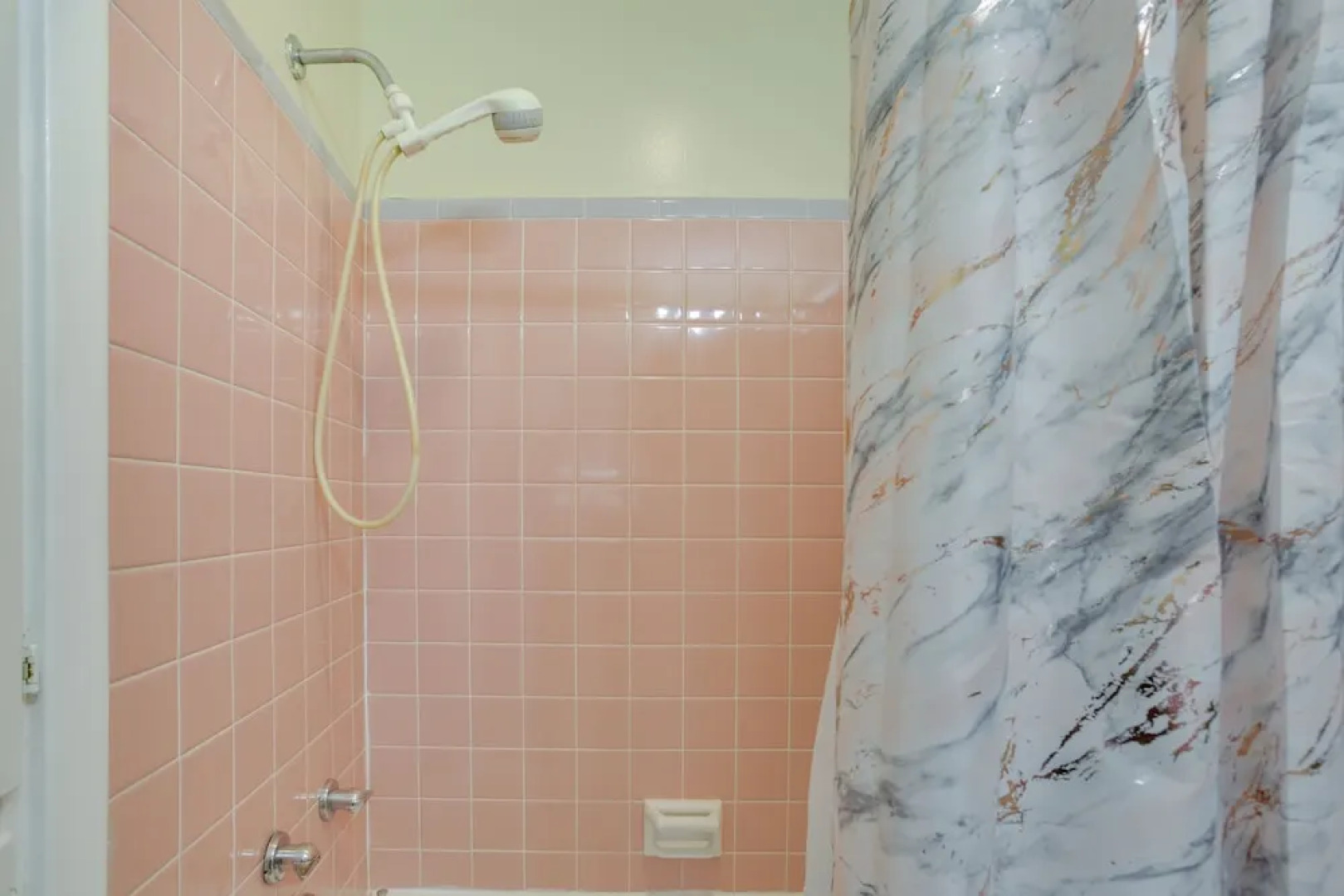 5 Mi to City Park: New Orleans Area Home