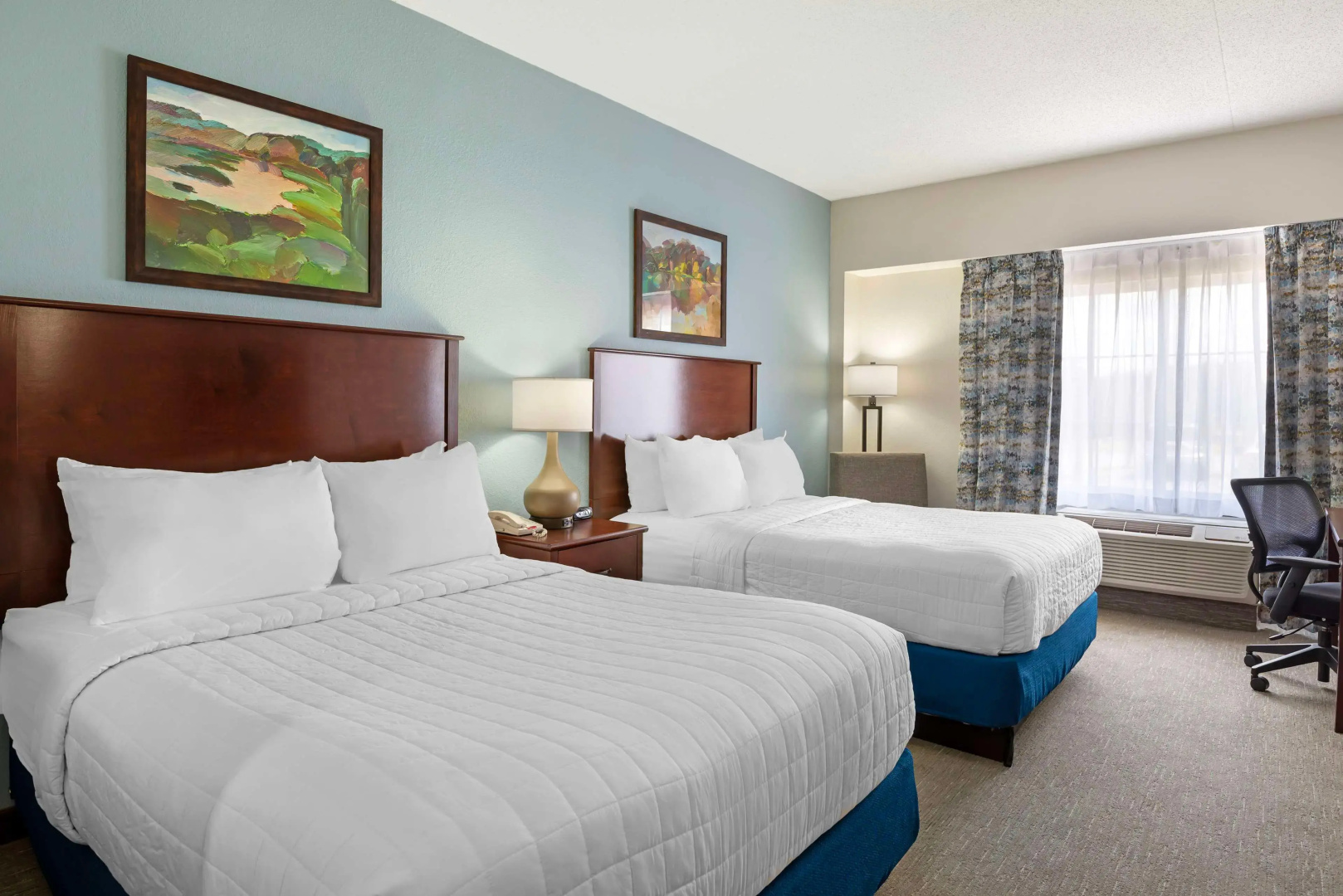 Best Western Plus Crossroads Inn & Suites
