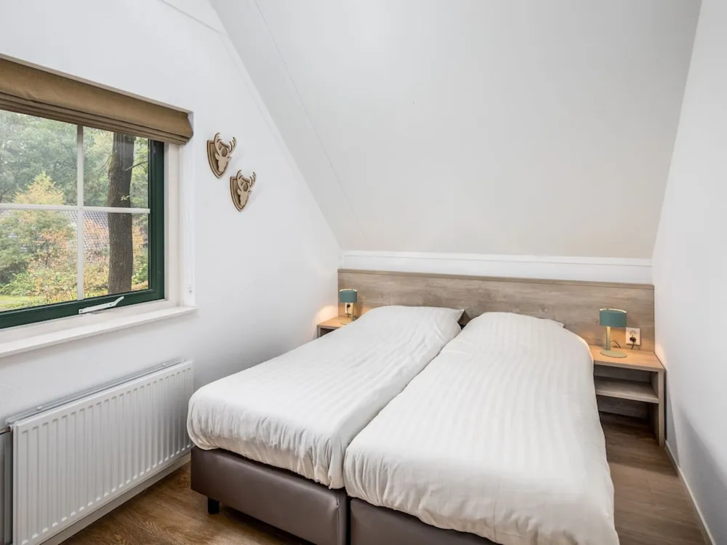 Luxurious Holidayhome With Whirlpool and Sunshower in Nature