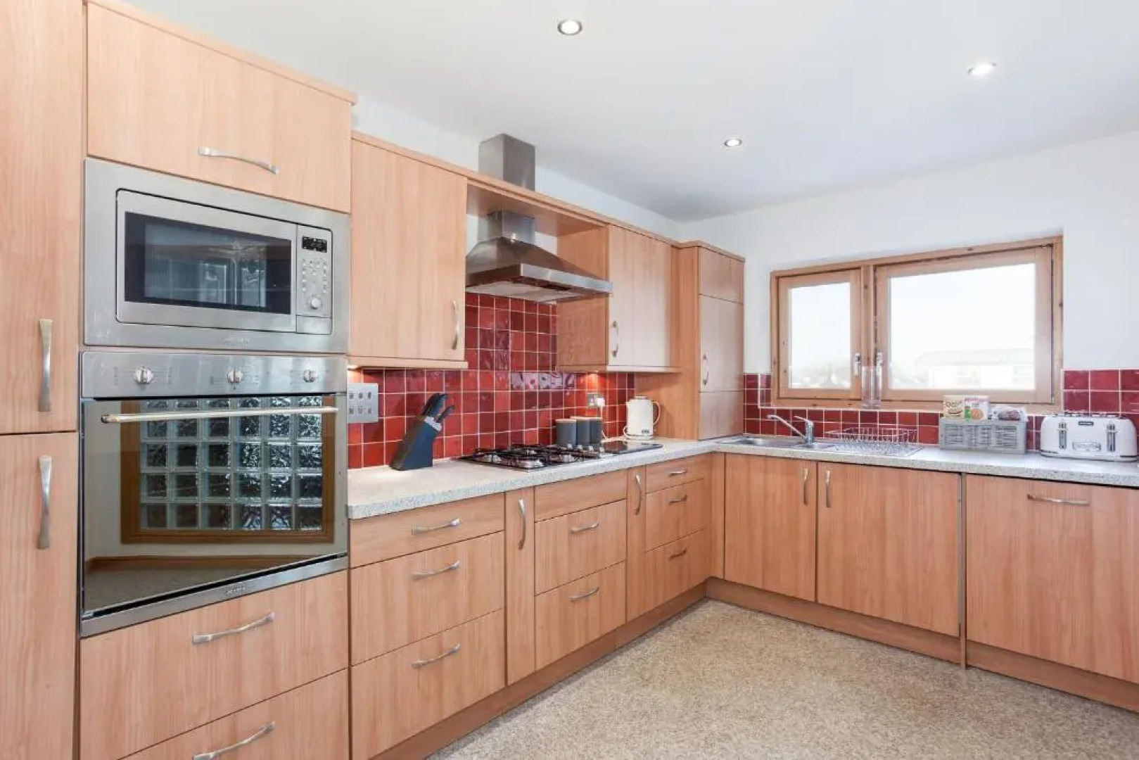 Executive Riverside 3 Bed Apartment