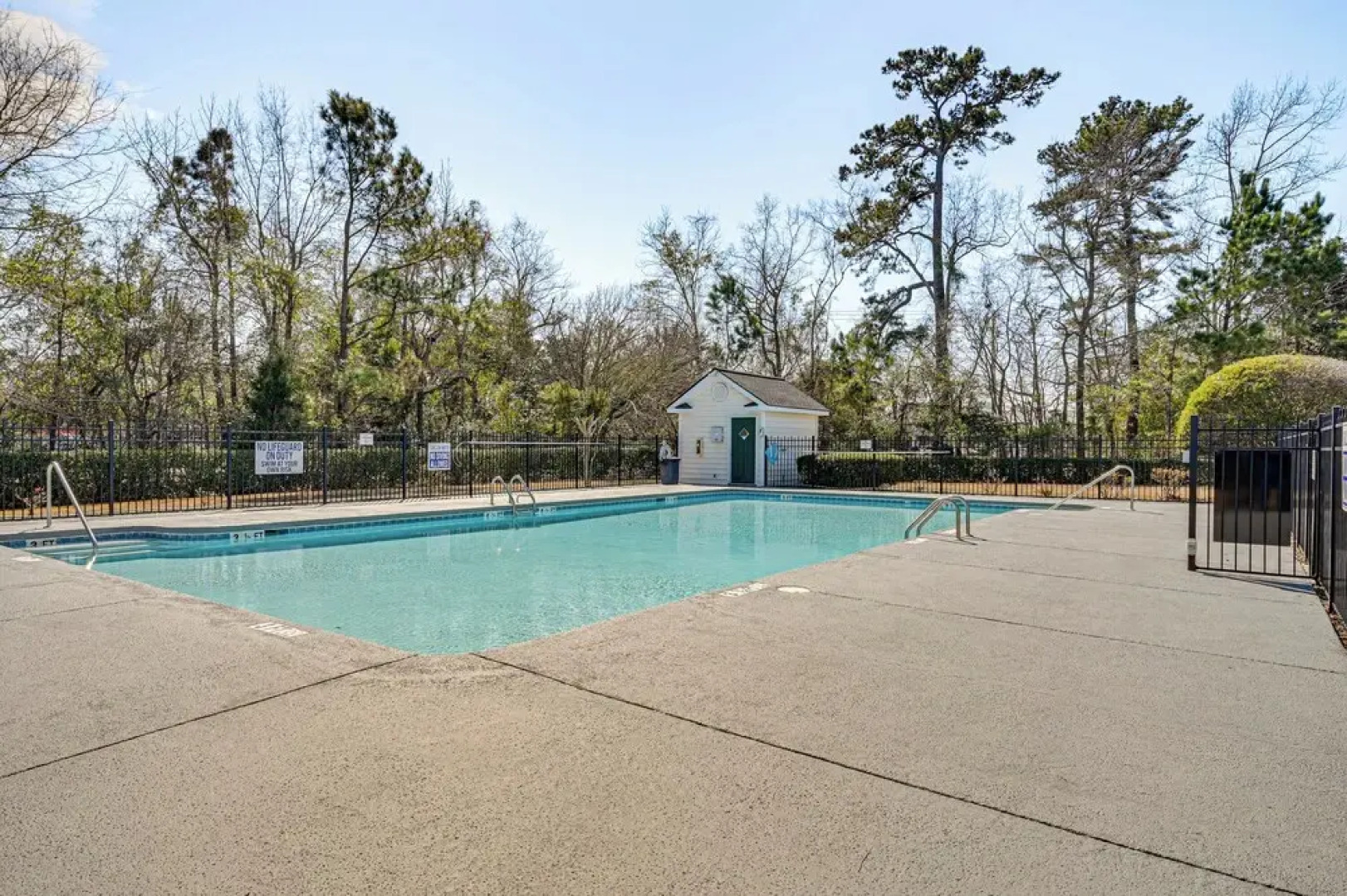 Murrells Inlet Condo w/ Pool Access, Near Beach!