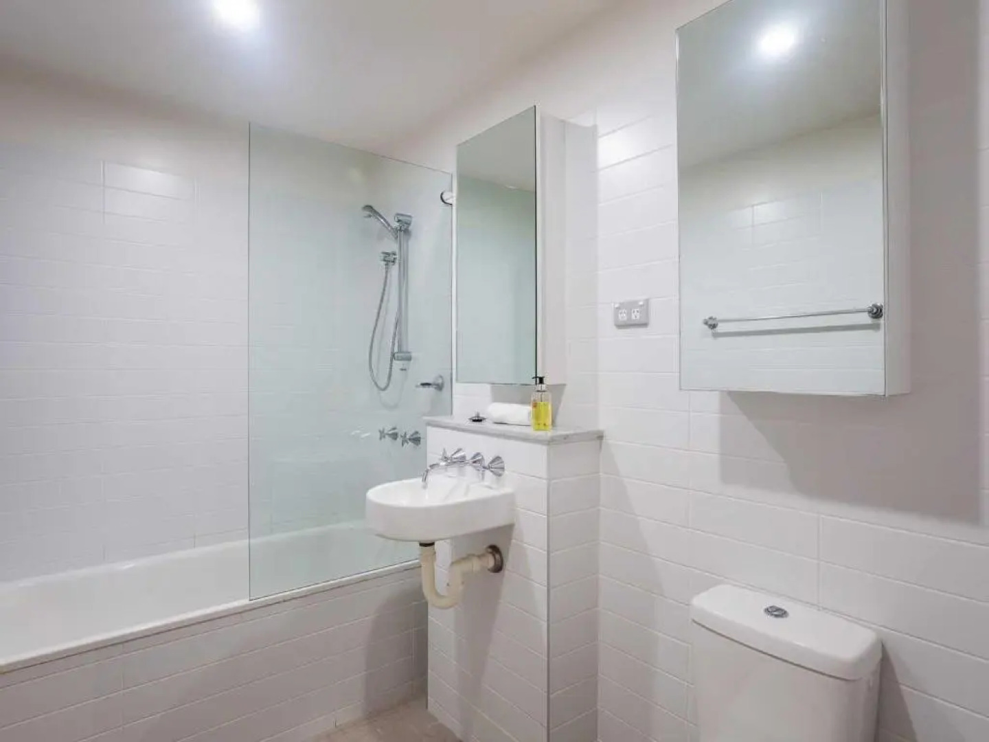 Beach House 7' 26 One Mile Close - air conditioned, wifi, foxtel, linen