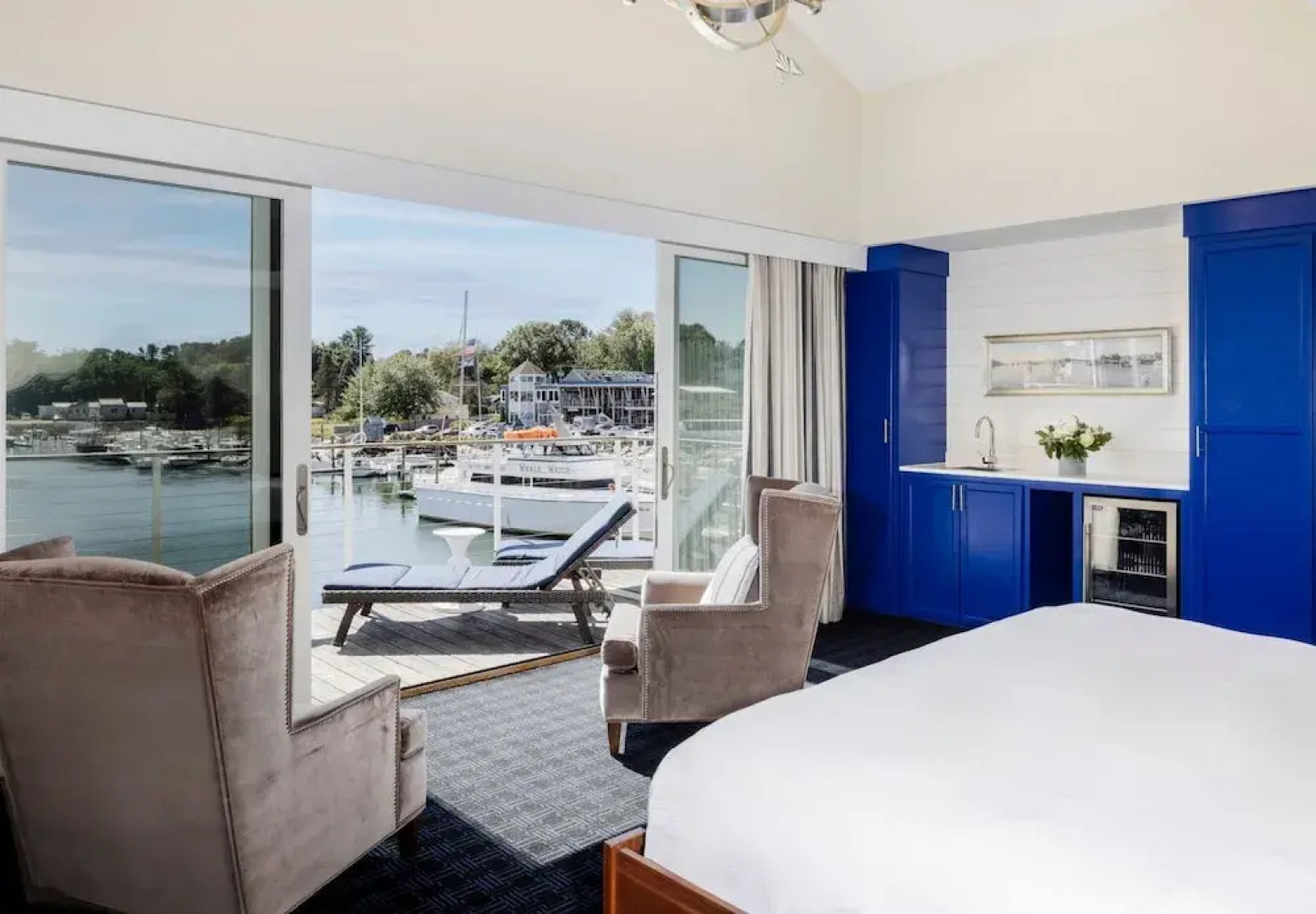 The Boathouse Waterfront Hotel & Marina