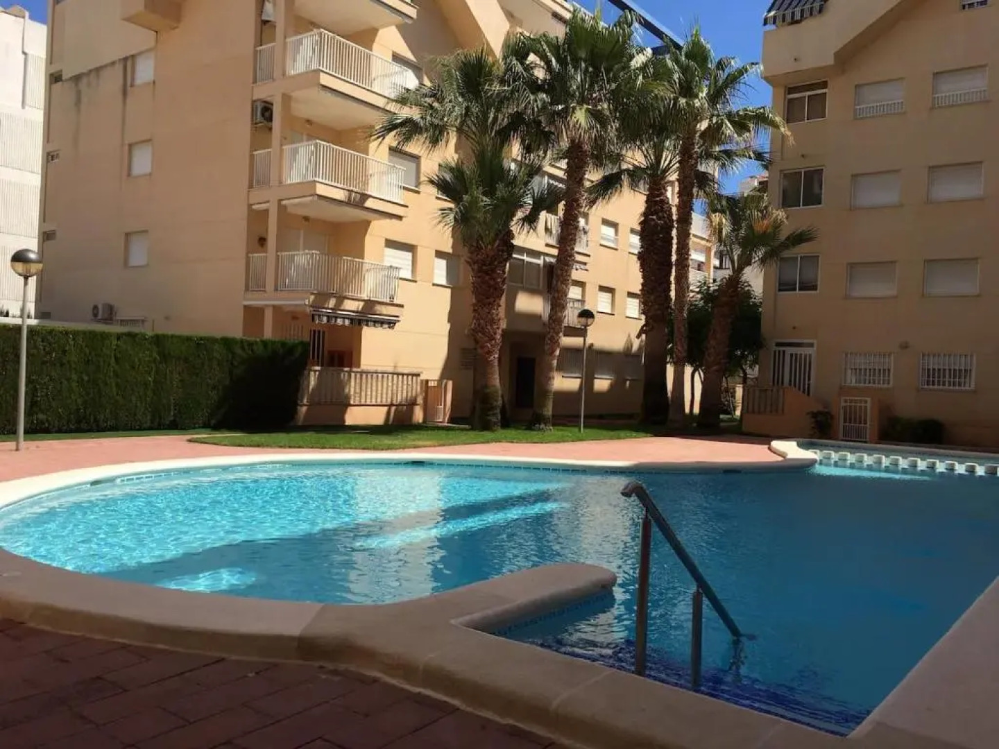 Apartamento Con Terraza, Vistas Al Mar Y Piscina