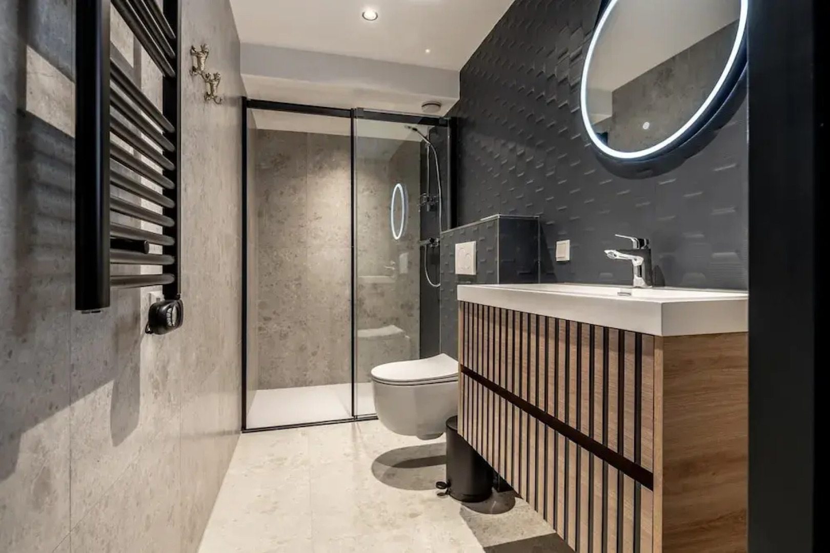 Family Apartment w/ Bunk Beds