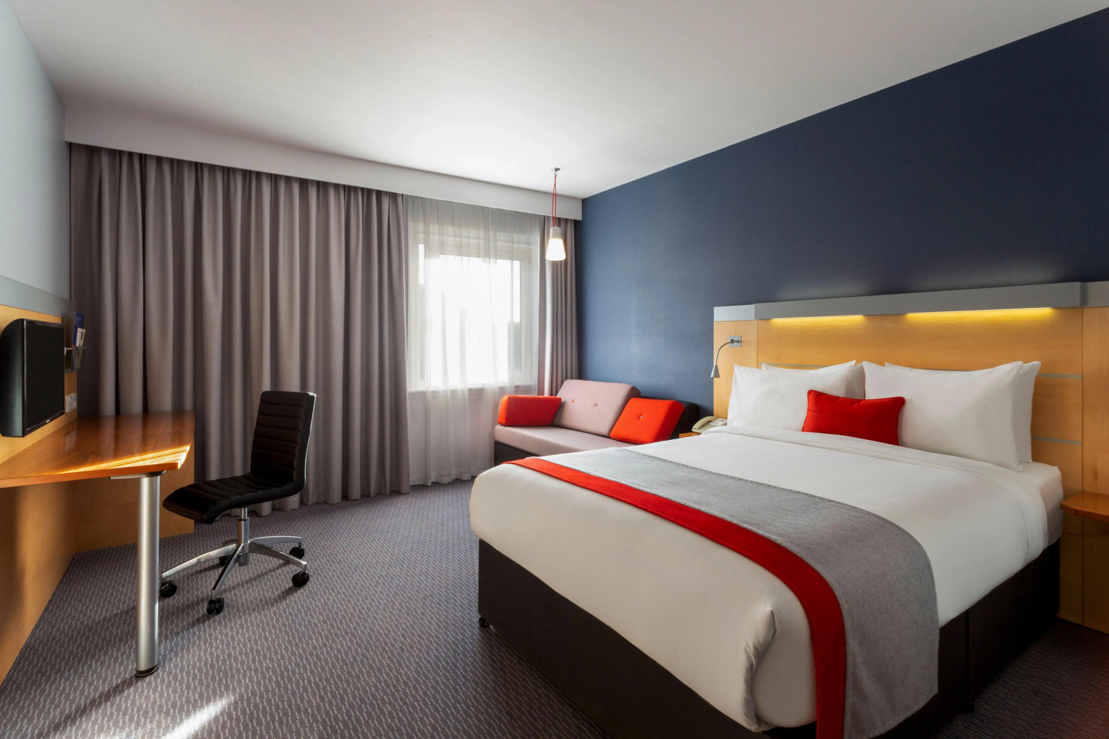 Holiday Inn Express Birmingham Redditch by IHG