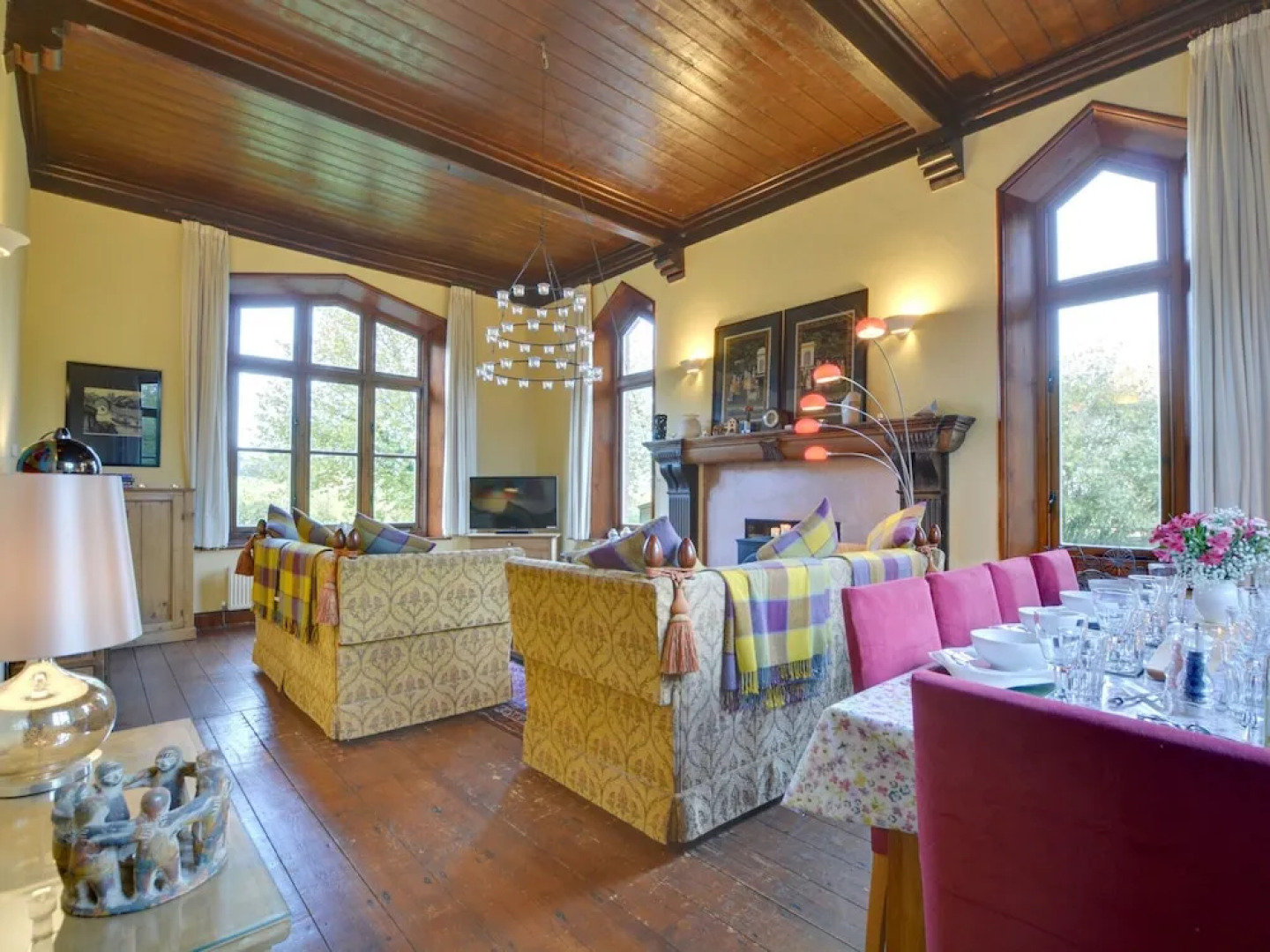 Unique Mansion in Battle with Garden near City Center