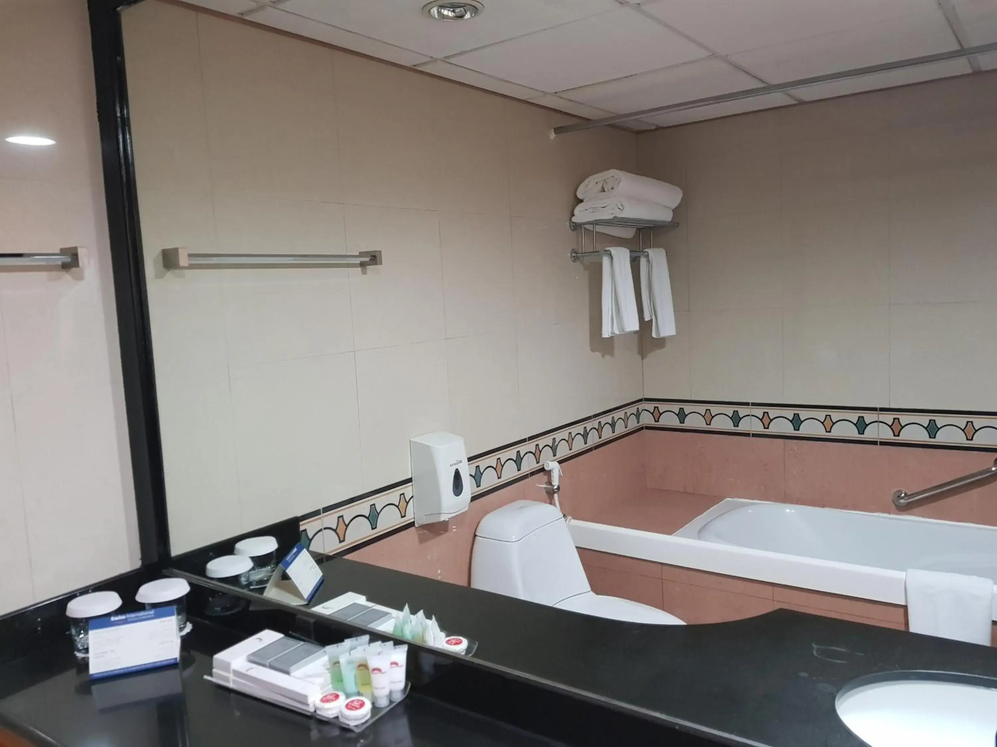 Astro Pasadena Hotel