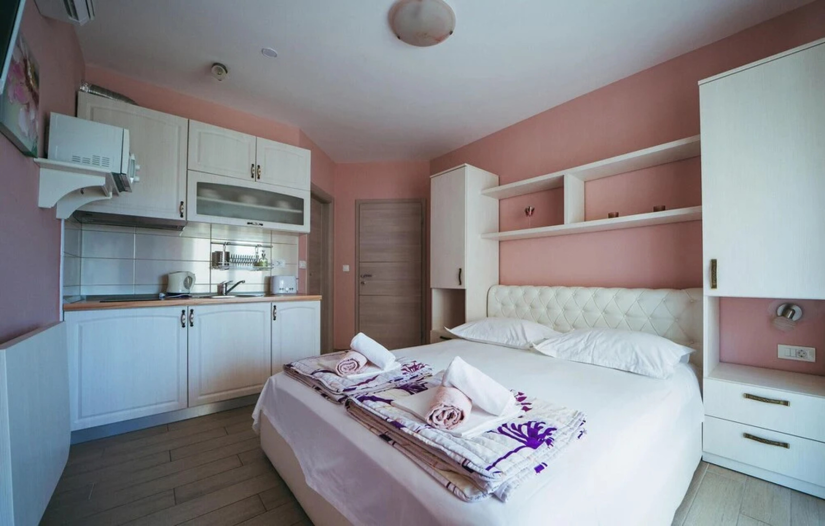 Beautiful Apartment in Promajna With Wifi, Outdoor Swimming Pool and Swimming Pool