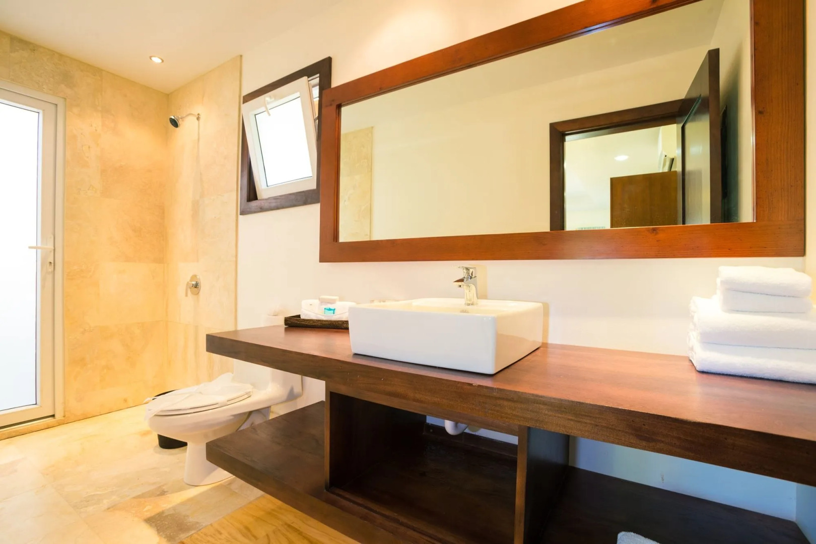 Grand Roatan Caribbean Resort