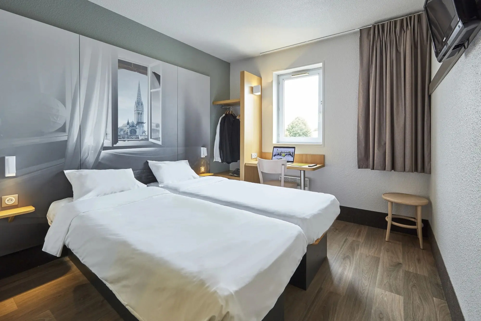 B&B HOTEL Caen Mémorial