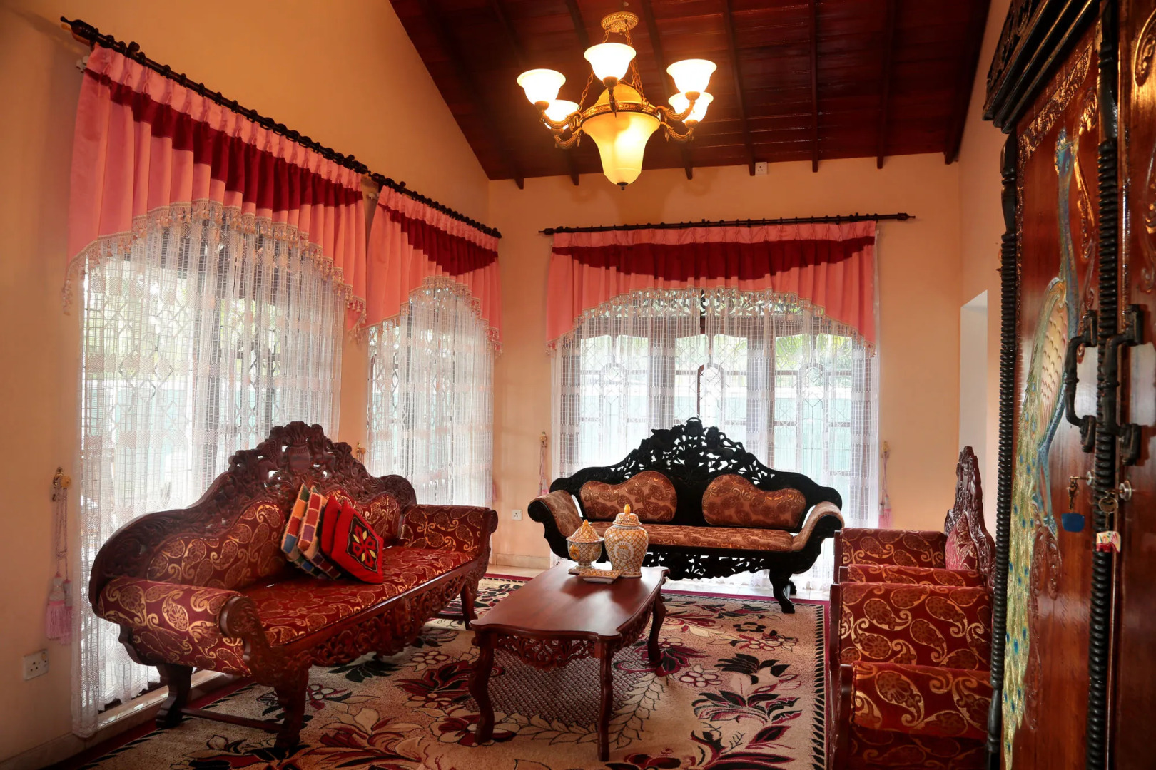 Airport Square Villa