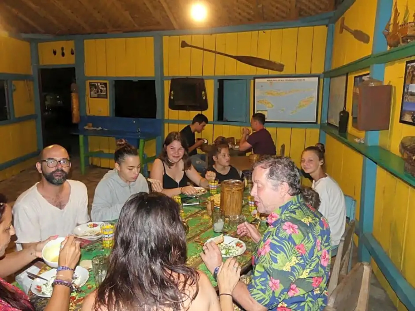 4 Pohon - Les 4 Arbres