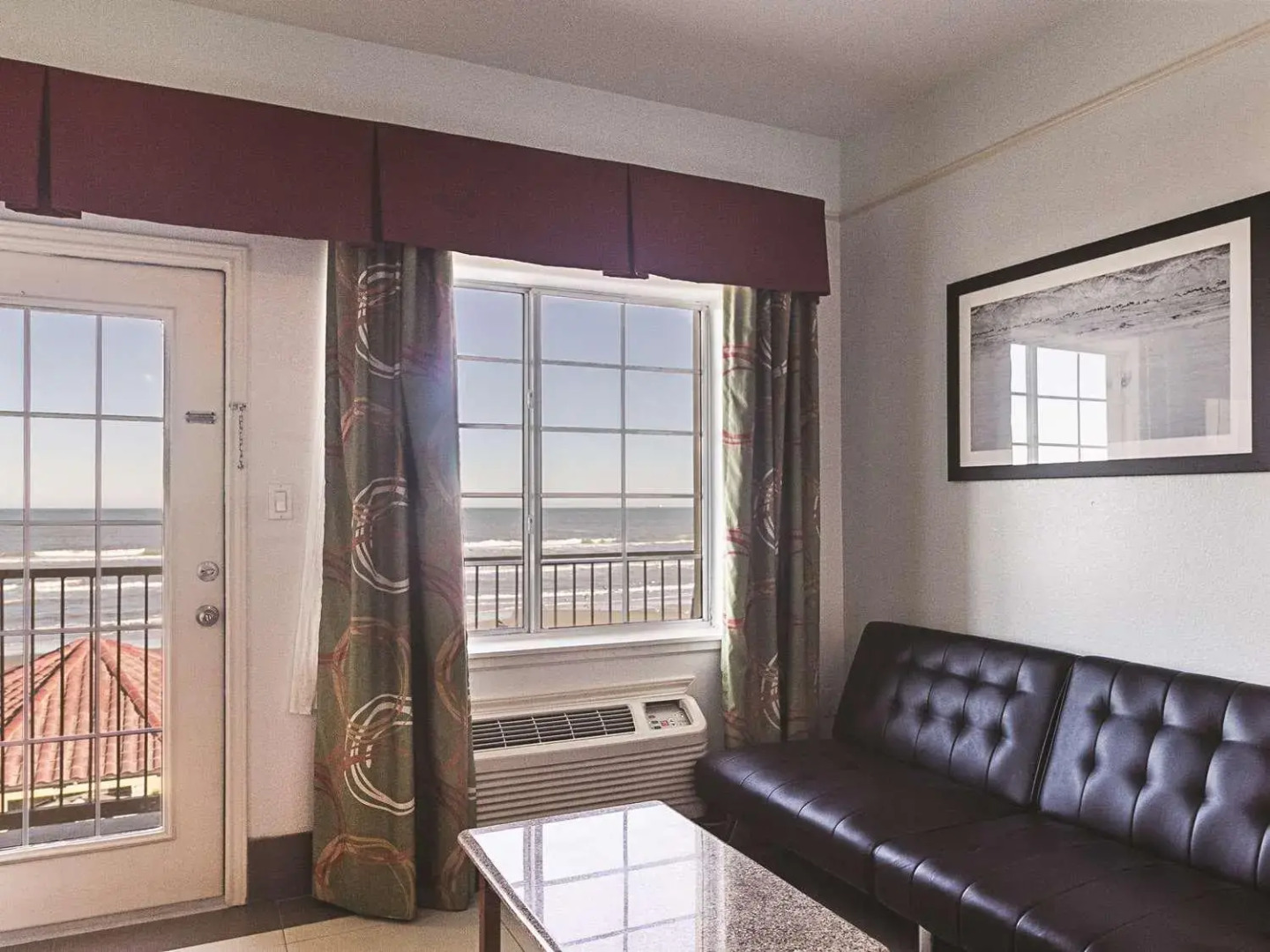 La Quinta Inn & Suites by Wyndham South Padre Island Beach