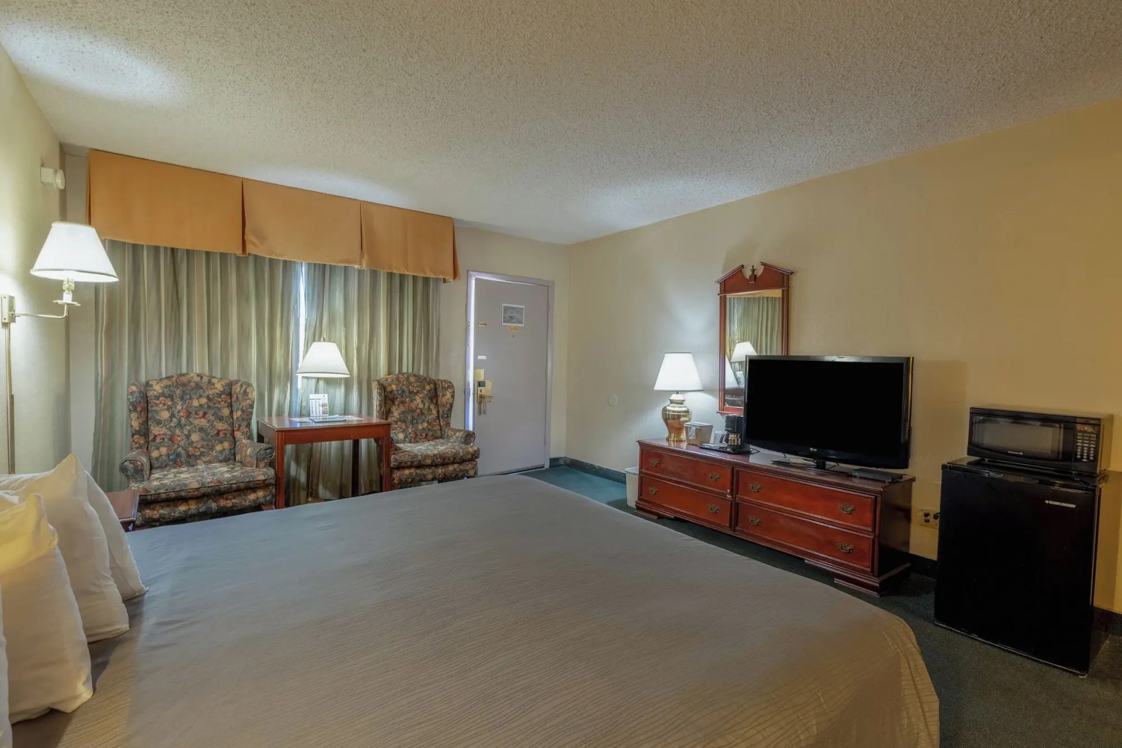 Royal Holiday Motel By Belvilla Gallup I-40