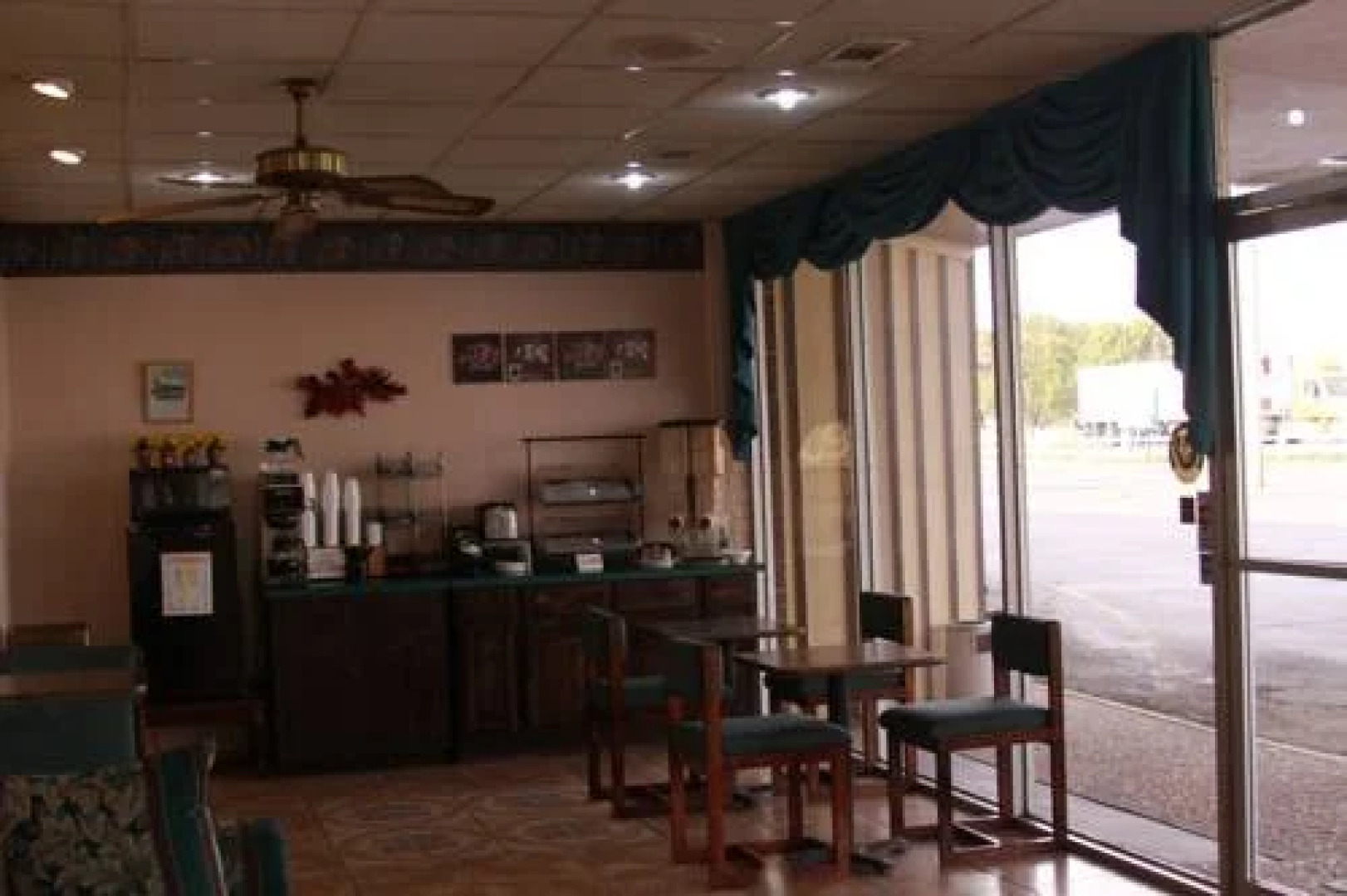 Relax Inn and Suites Hope