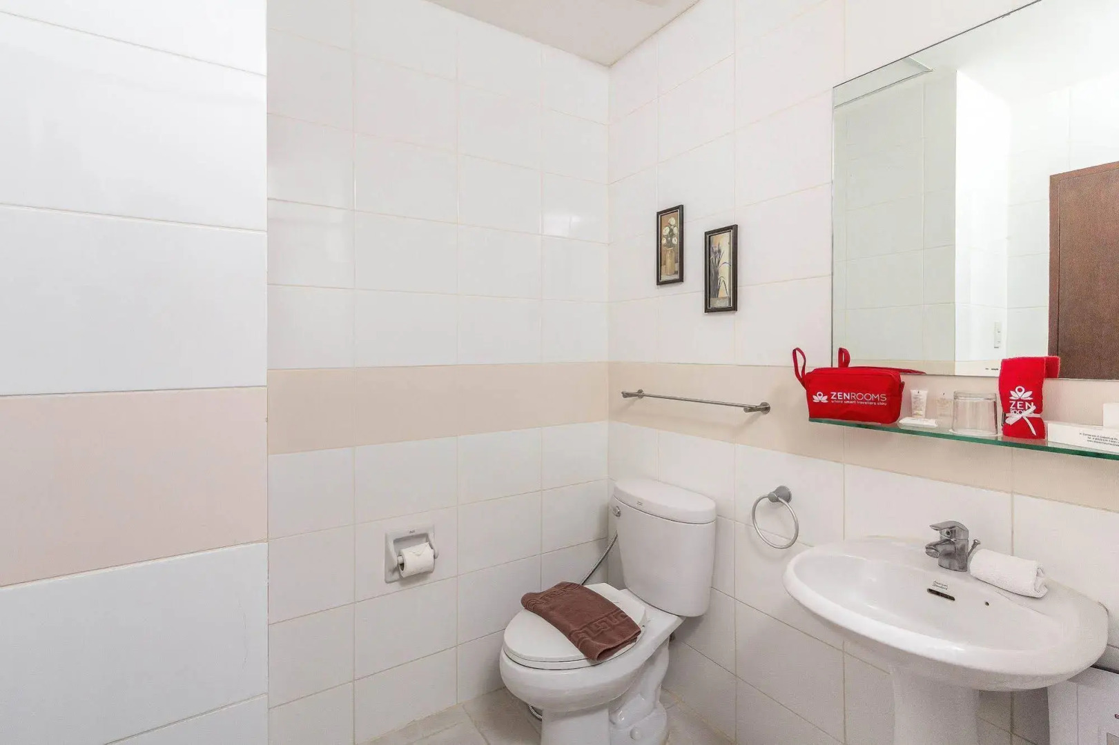 ZEN Rooms Cortes Street