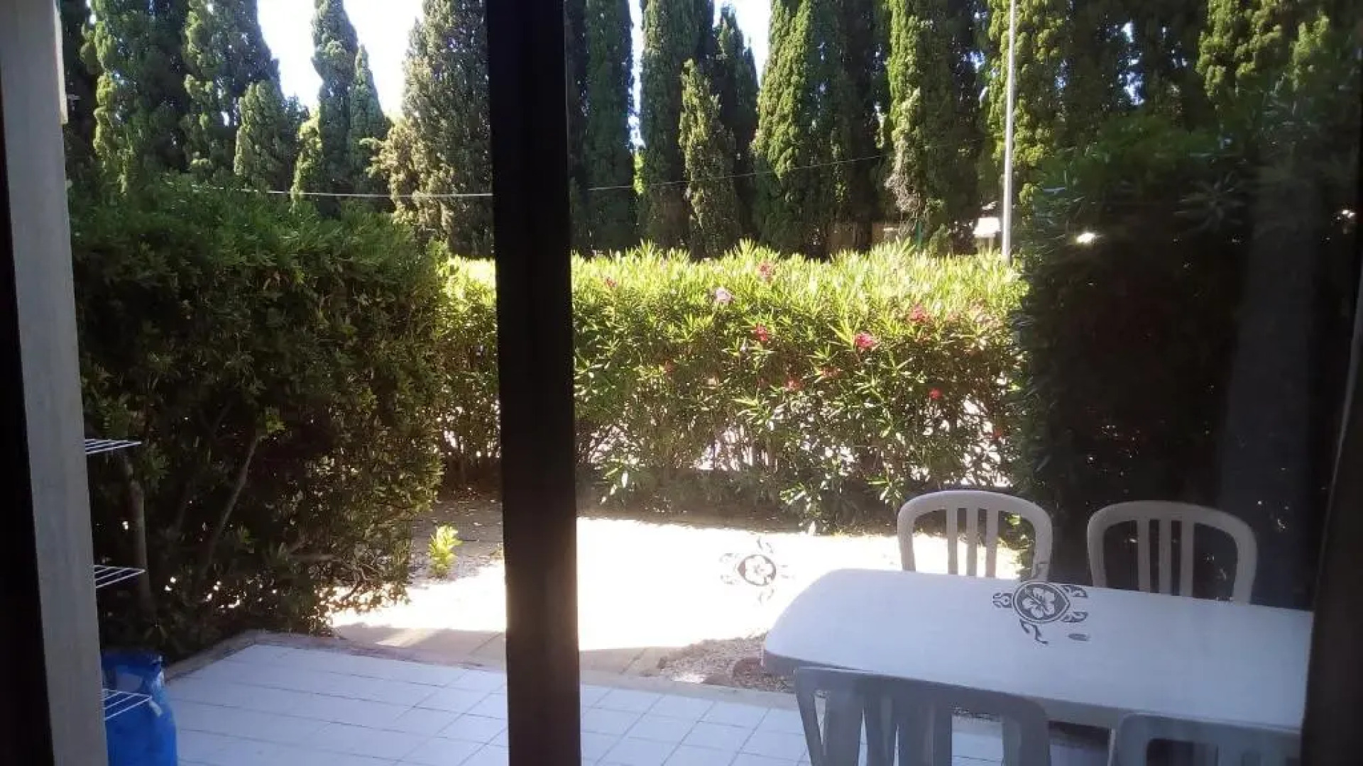 Studio de 27 m² + 70 m² de jardin à 100 m des plages