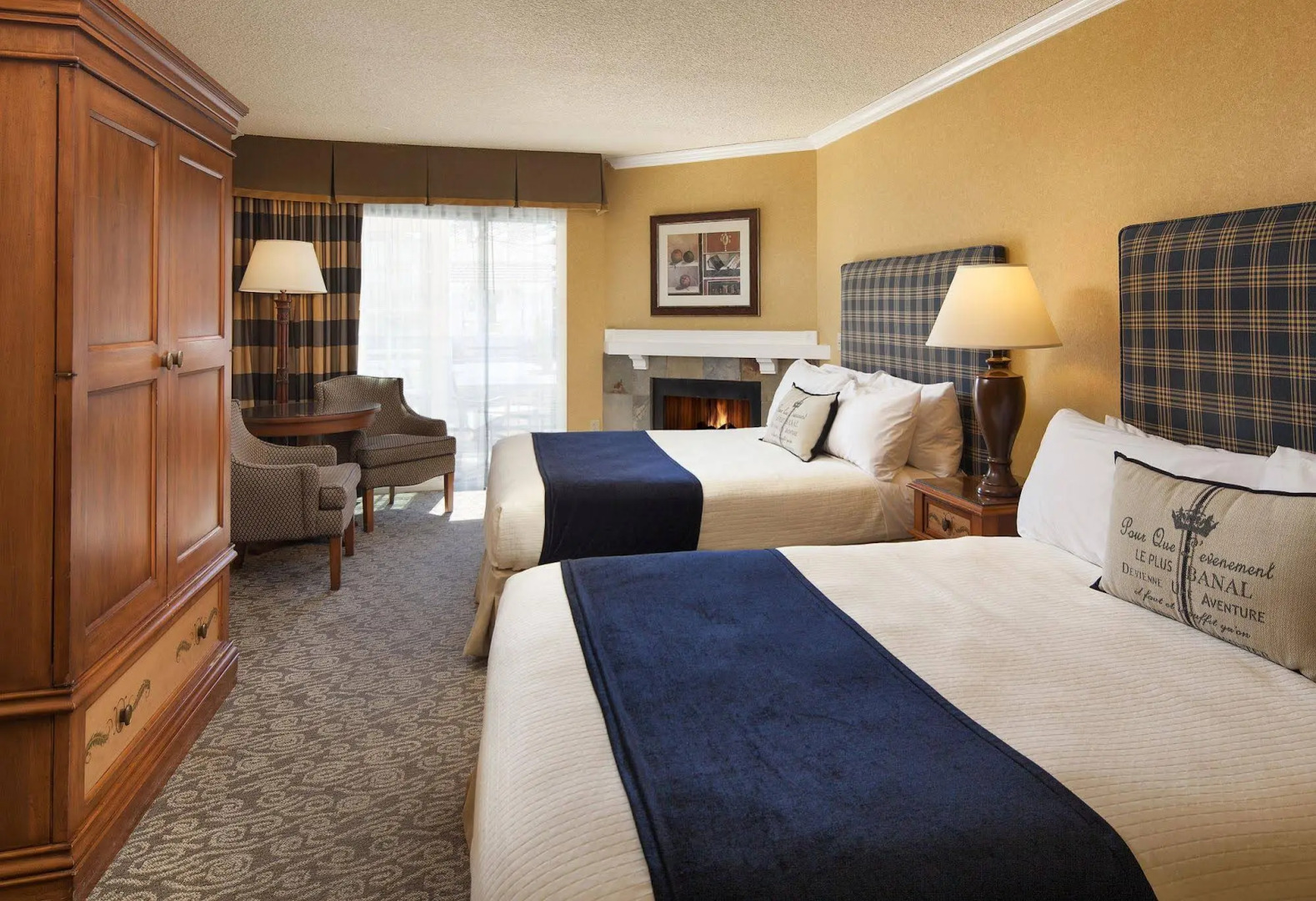 Fireside Inn on Moonstone Beach