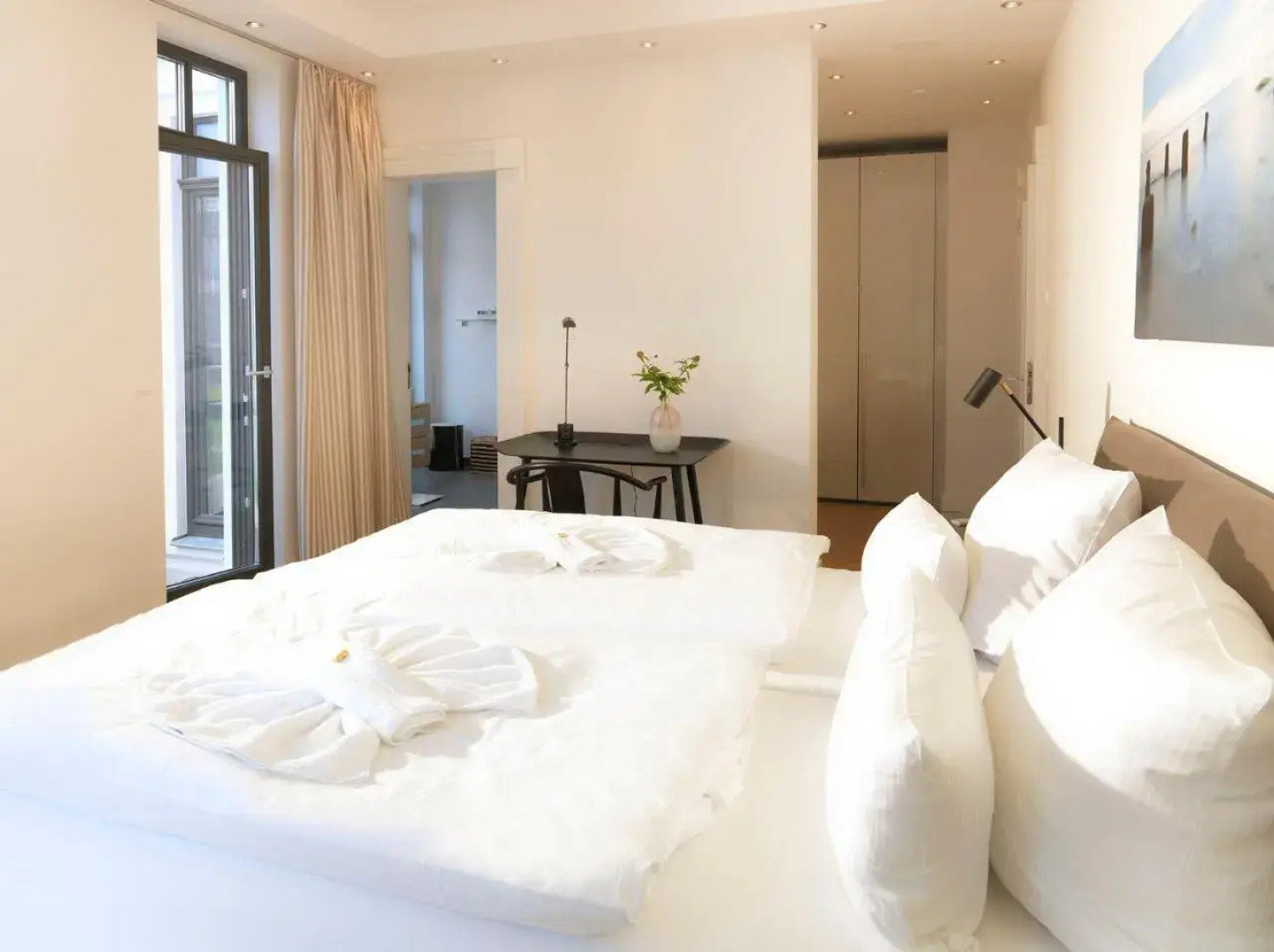 Waterview Cloud - a16737