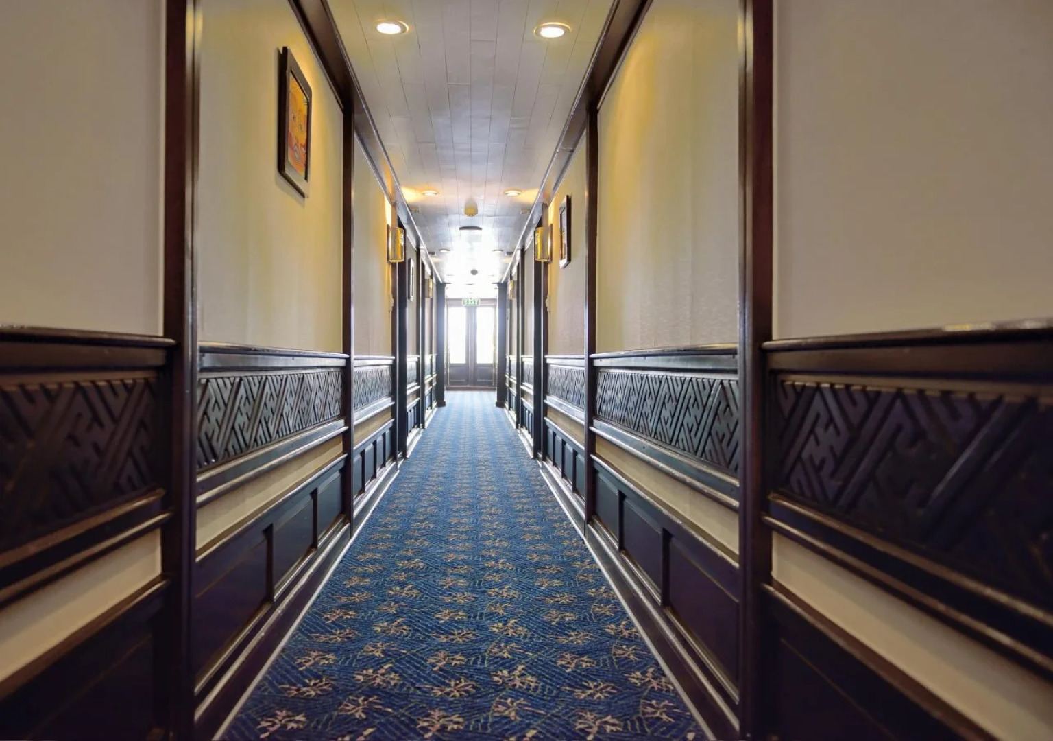 Paradise Peak Cruise