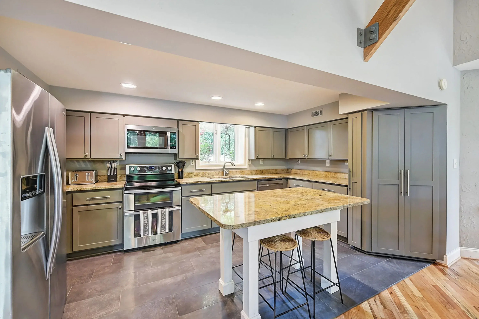 Butler Bliss by Avantstay Private Dock Views