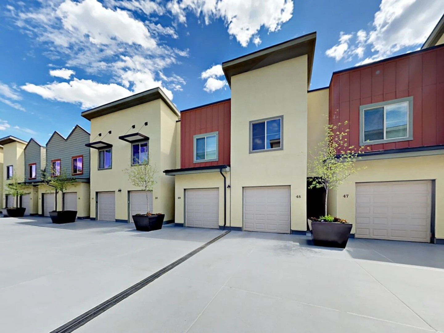 2BR Hot Tub Condo in Newpark by RedAwning