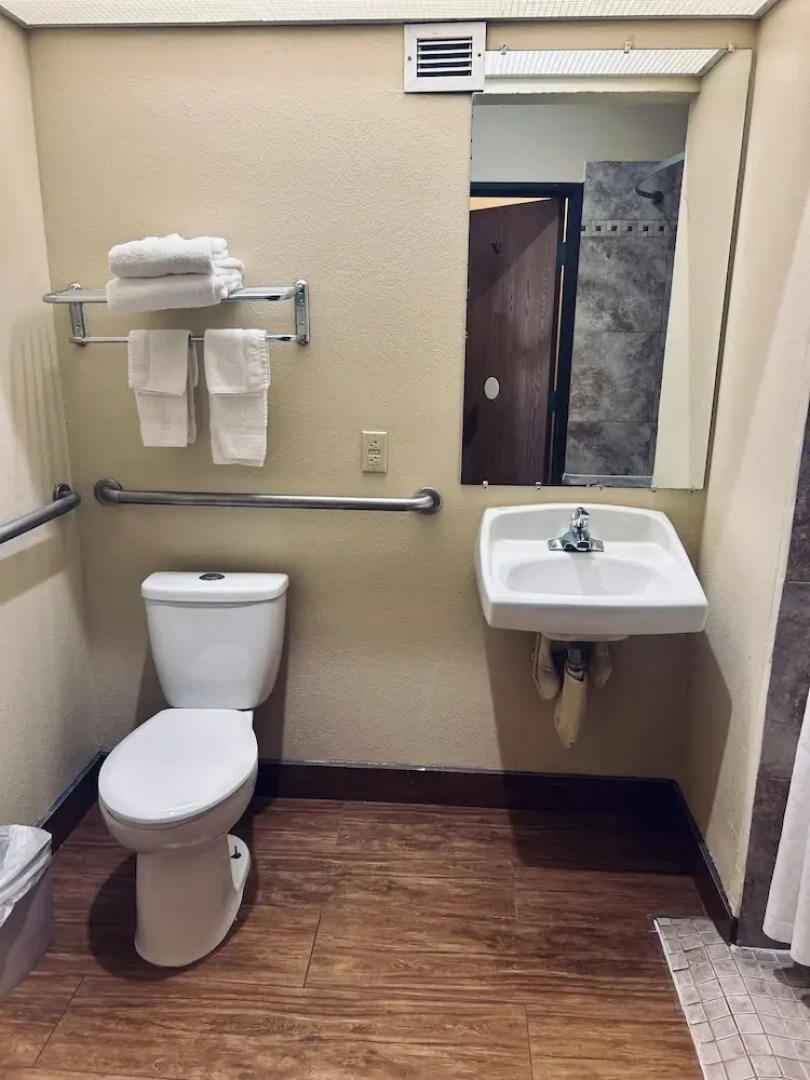 Red Lion Inn & Suites Blue Springs