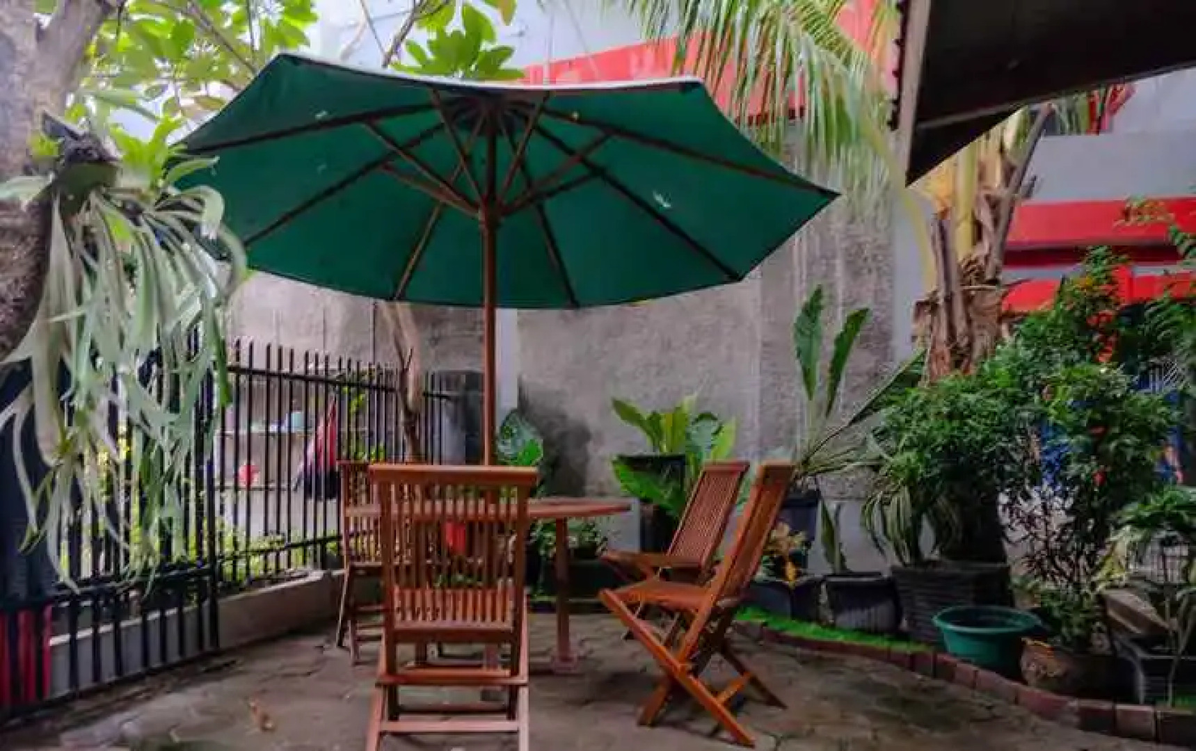 OYO Life 2615 Menik Jaya Margobawero