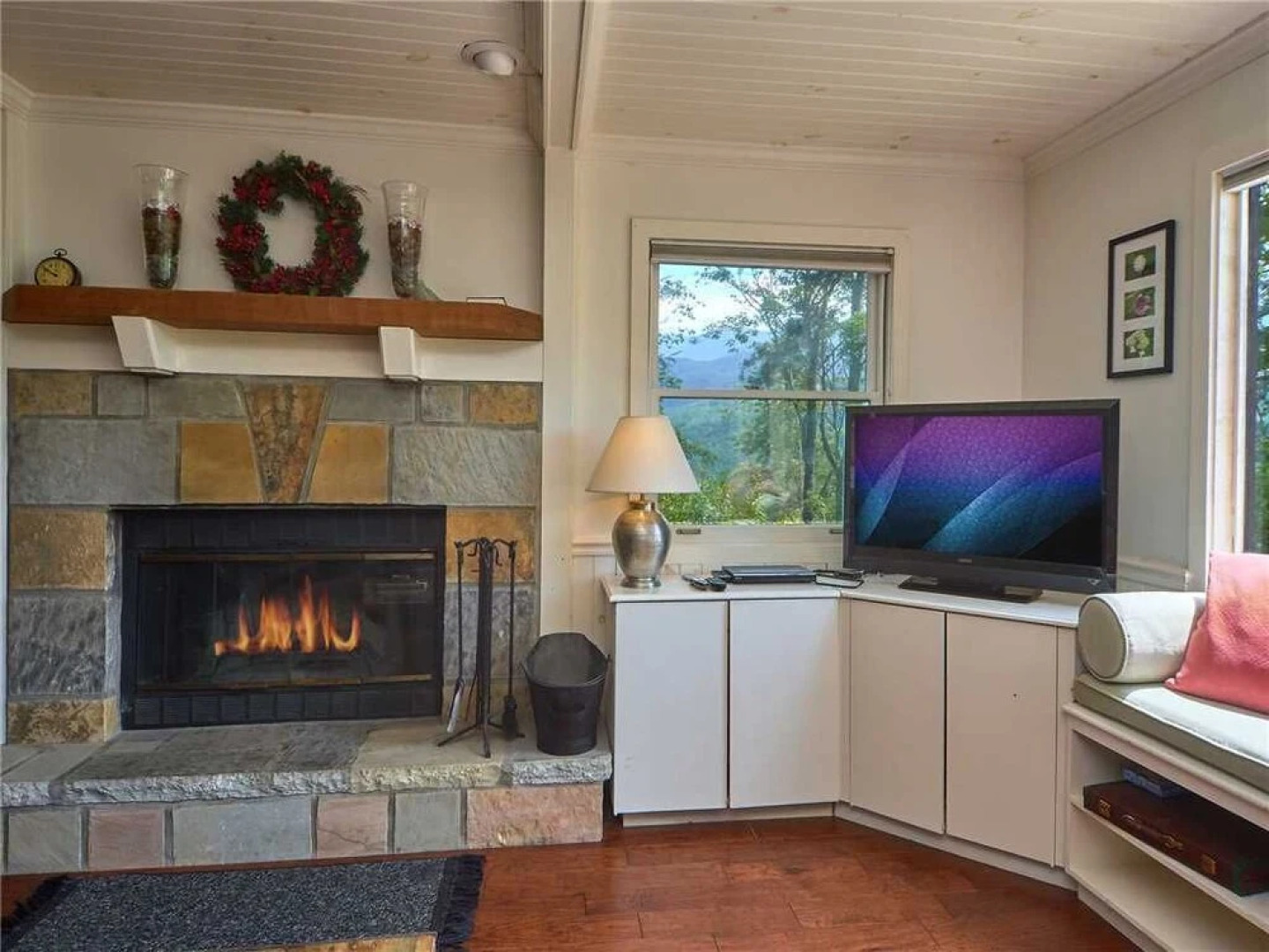 Mountain Perch 3 - Three Bedroom Cabin