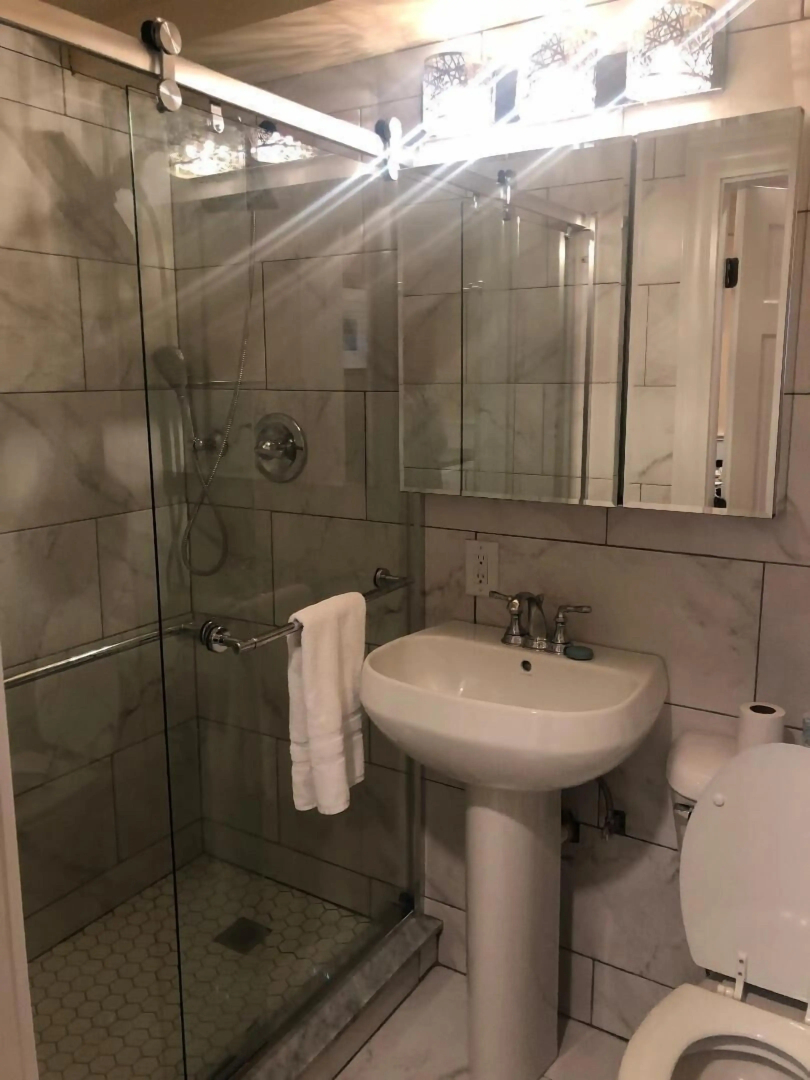 Vineyard Harbor Motel - Private Beach